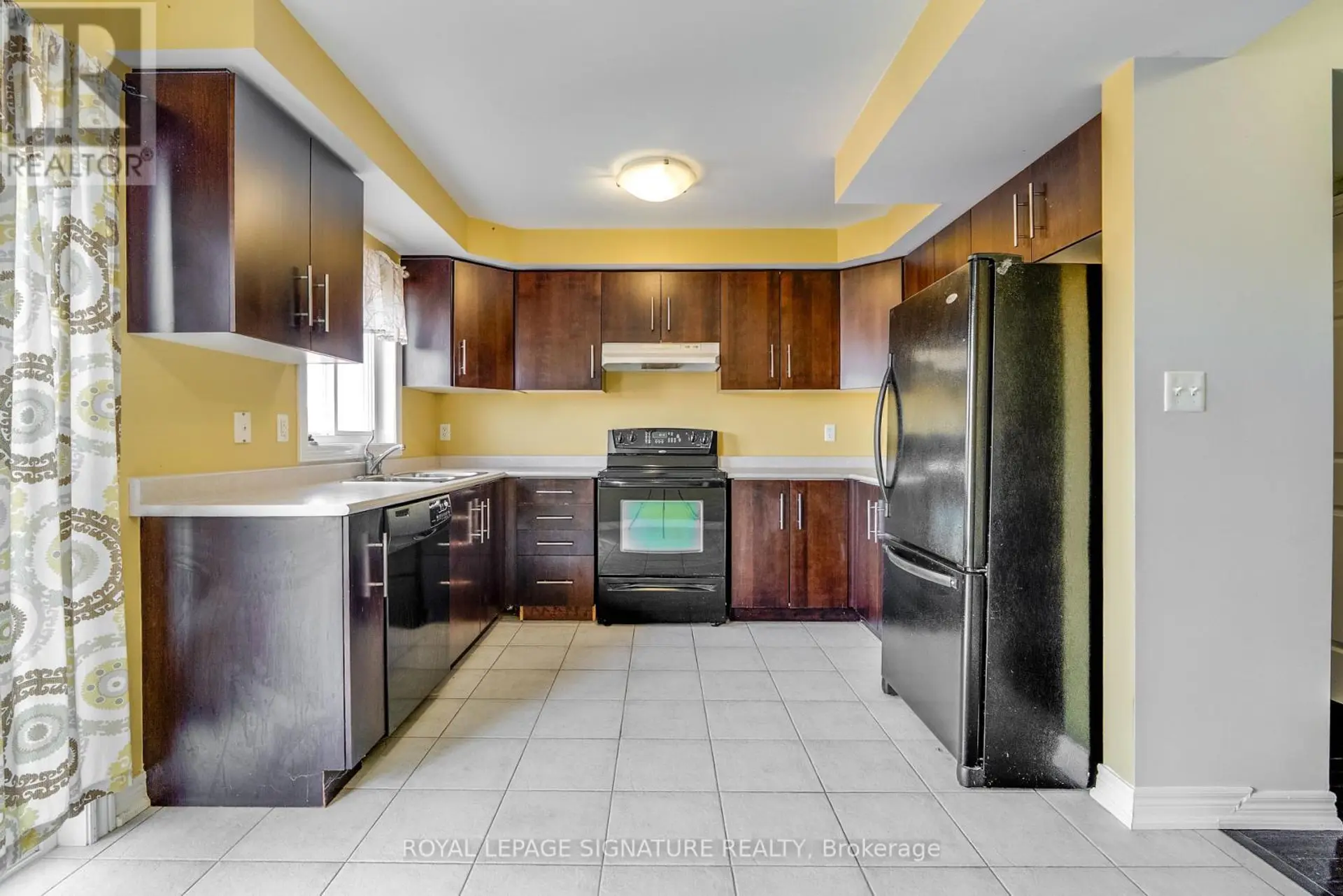 54 OAKINS LANE - Image 3