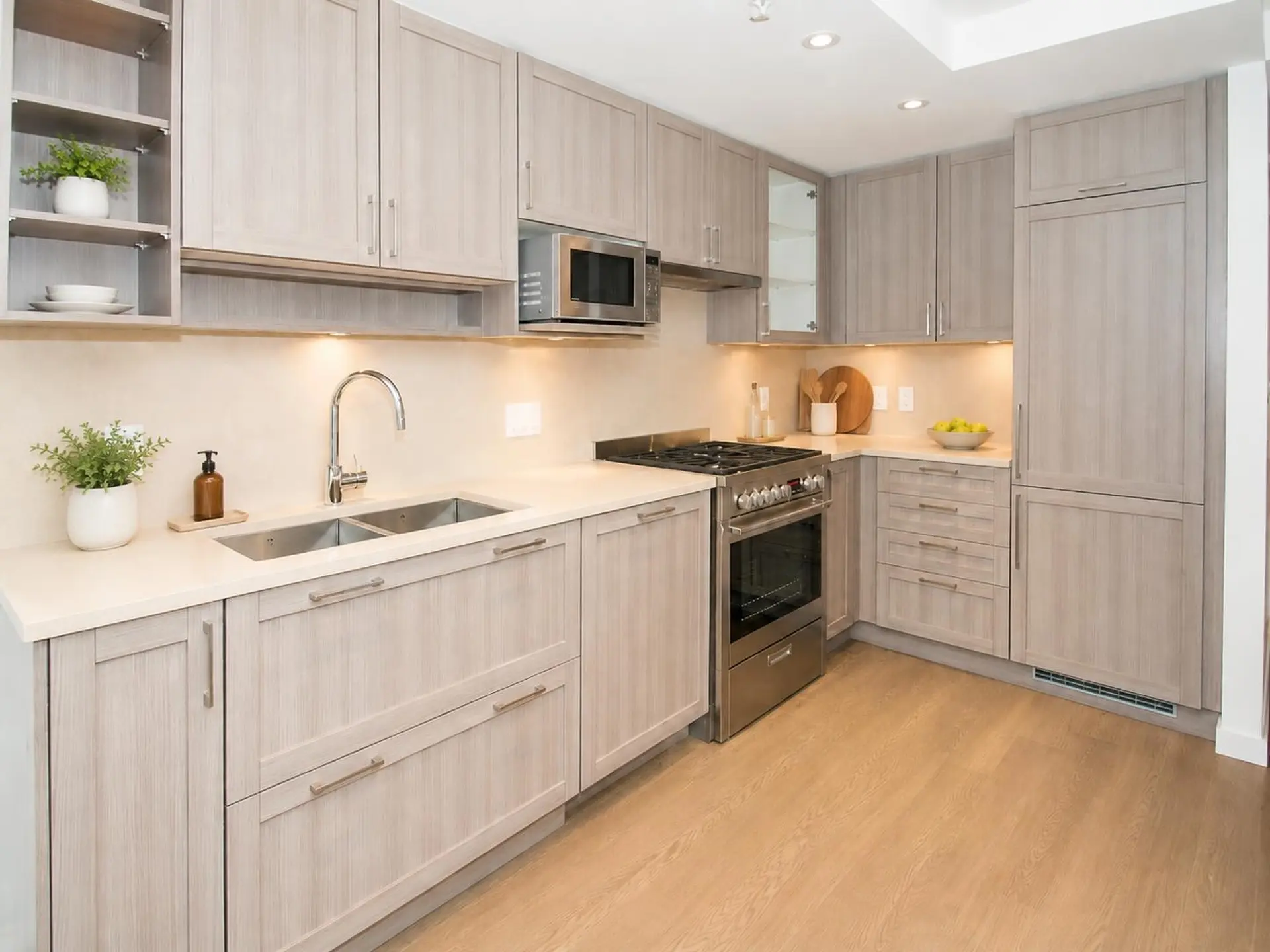 #3104 5665 Boundary Road - Image 4