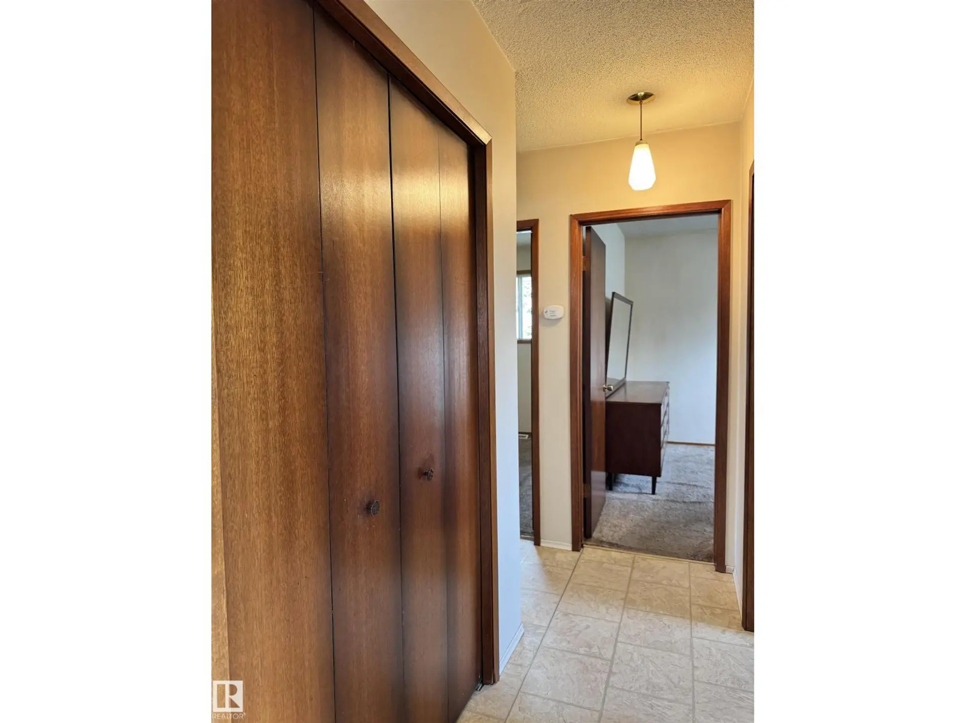 5707 90 AV NW - Image 7