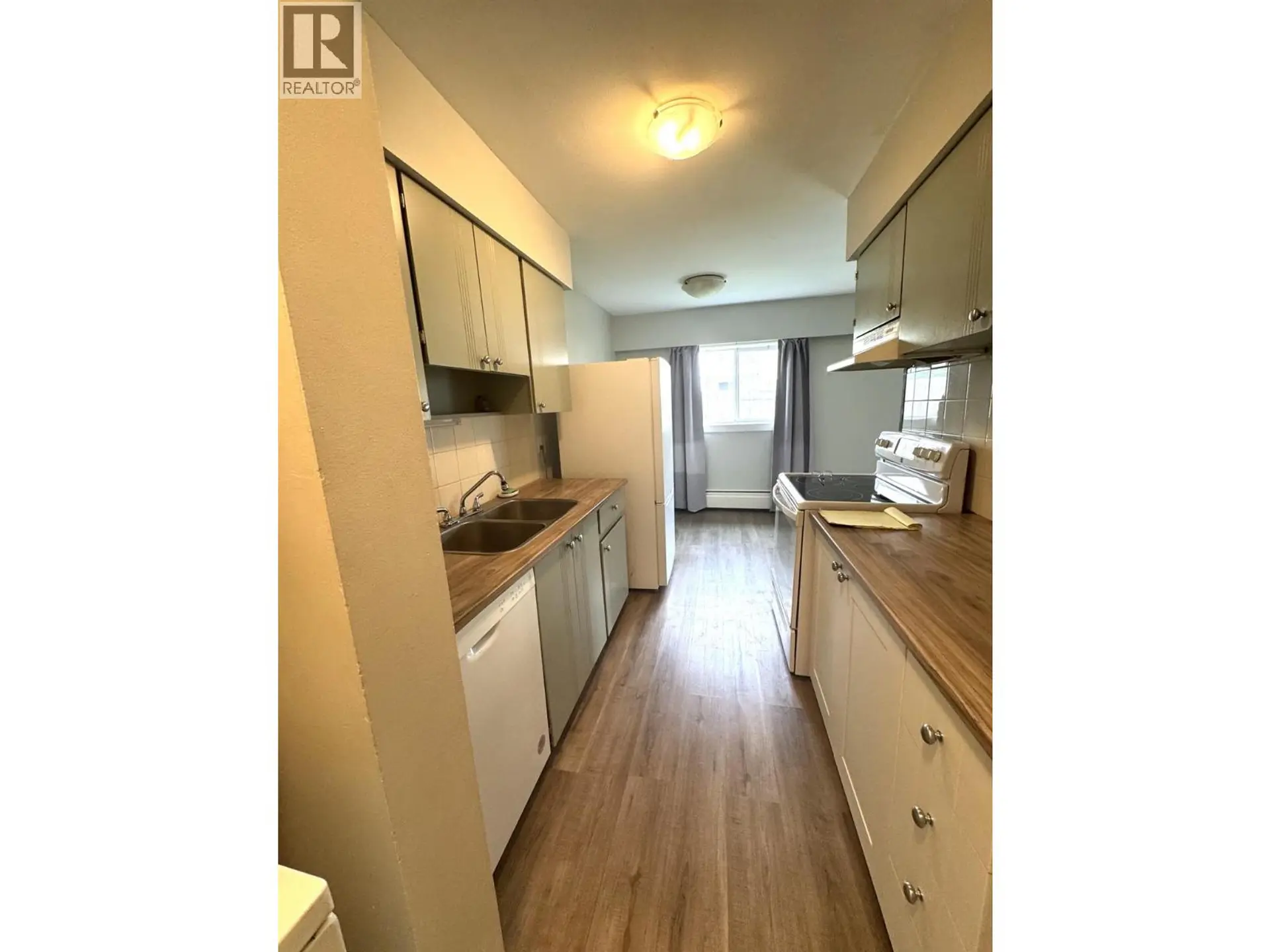 #102 2117 2ND Street N - Image 6