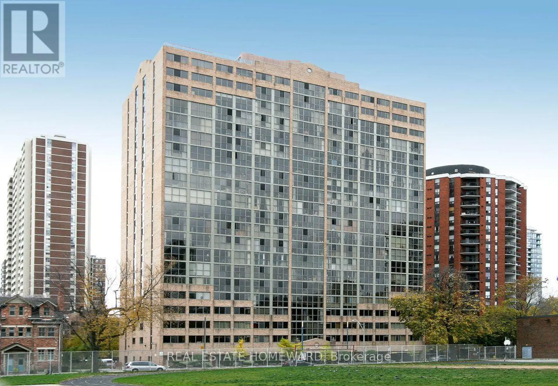 ##1210 15 MAITLAND PLACE - Image 1