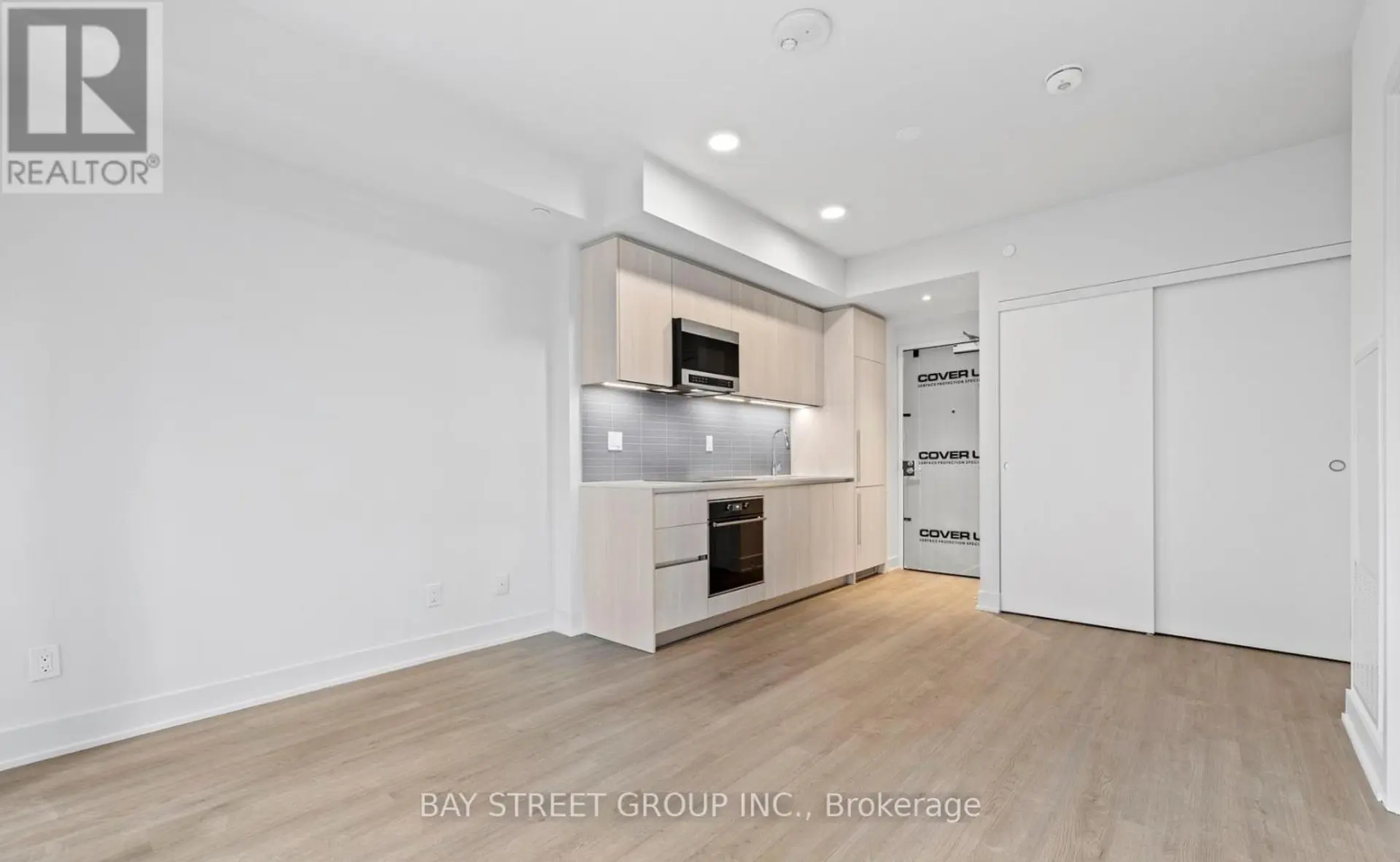 #2009 8 CUMBERLAND STREET - Image 3