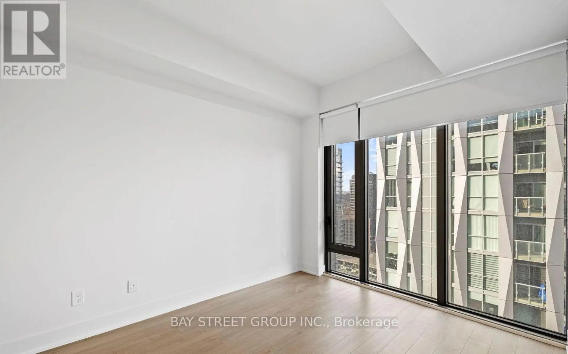 #2009 8 CUMBERLAND STREET - Image 8
