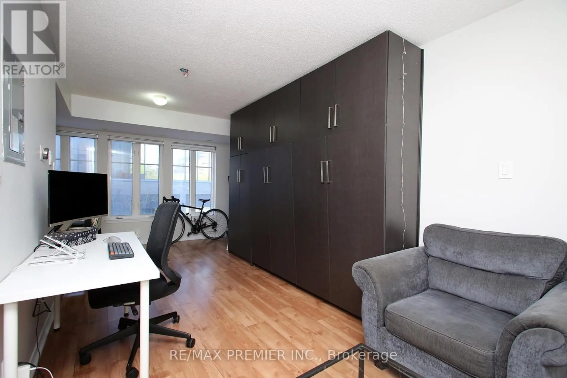 #109 22 WESTERN BATTERY ROAD - Image 11