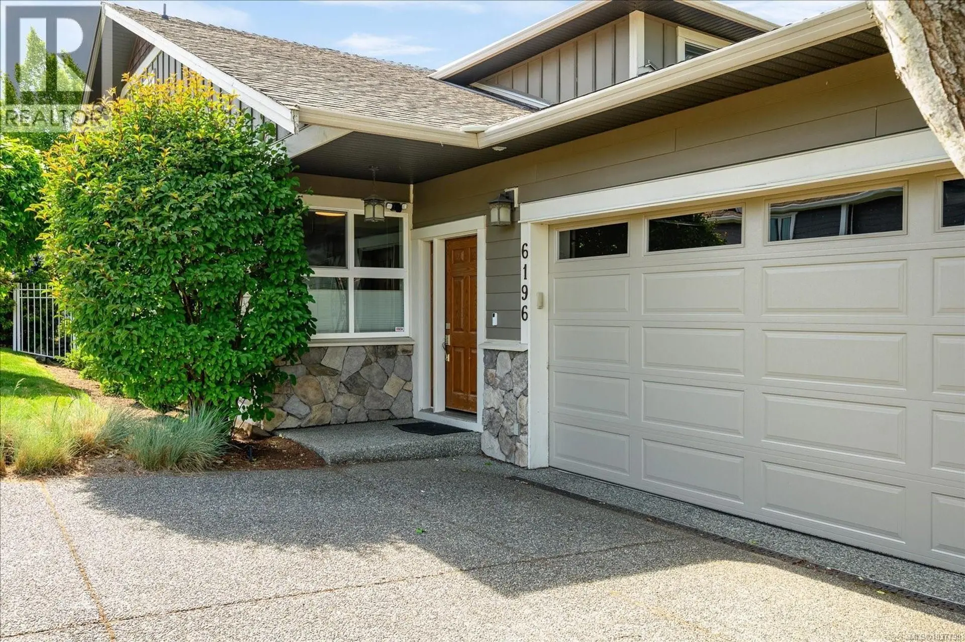 Property at 6196 Strathcona Pl, Nanaimo, BC