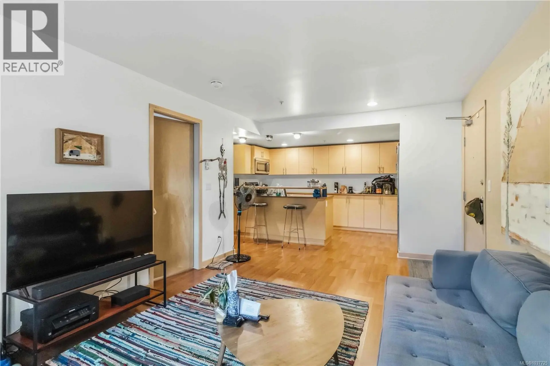 #304 787 Tyee Rd - Image 3