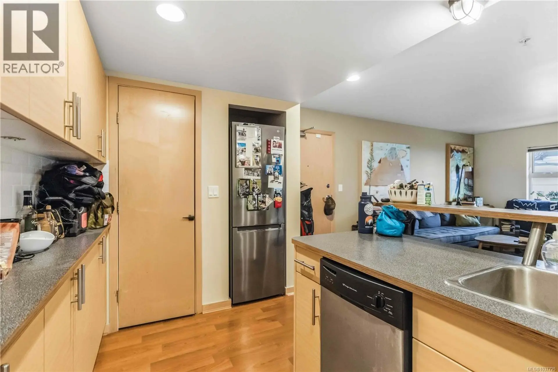 #304 787 Tyee Rd - Image 7