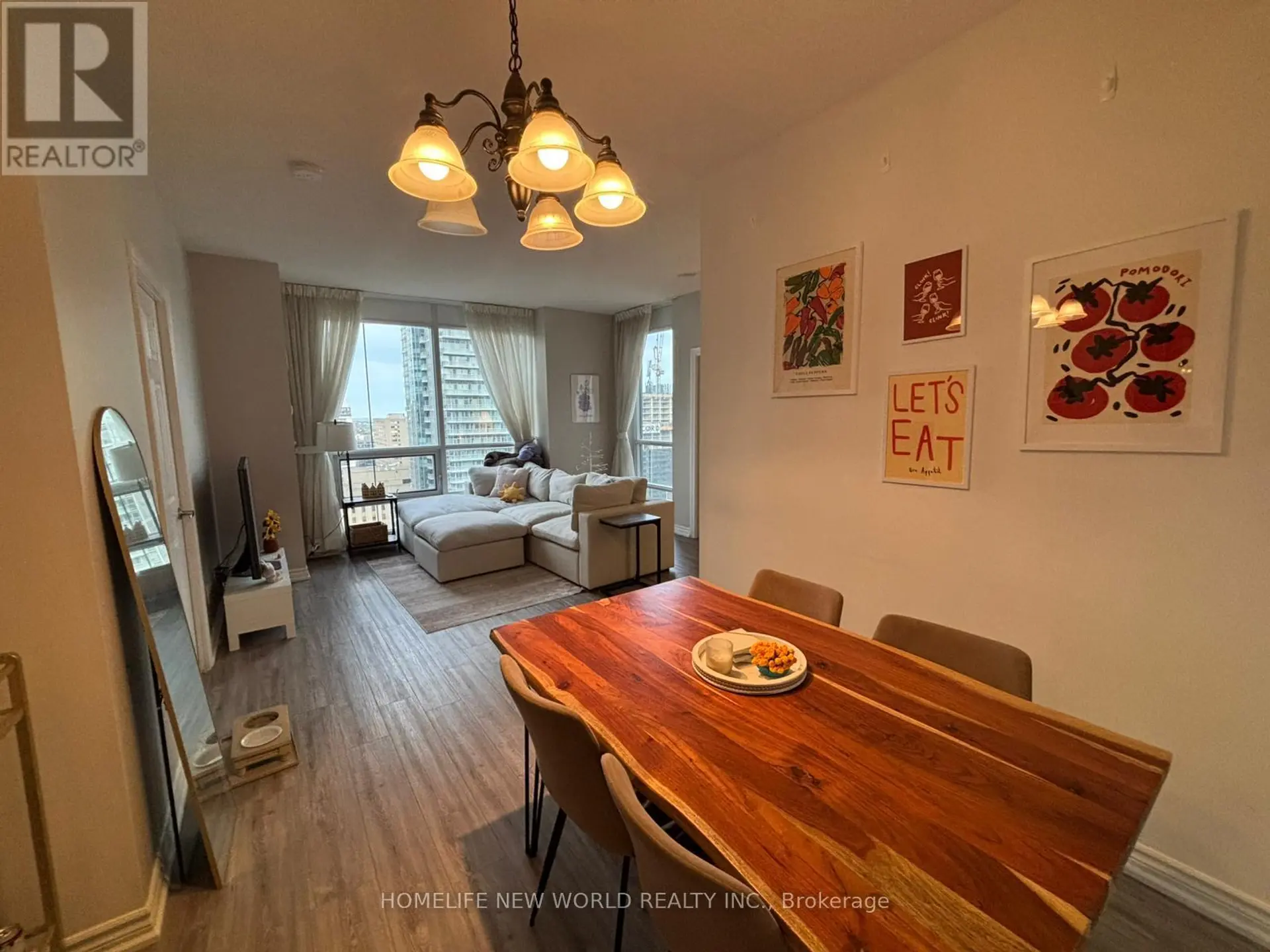 #3305 761 BAY STREET - Image 4