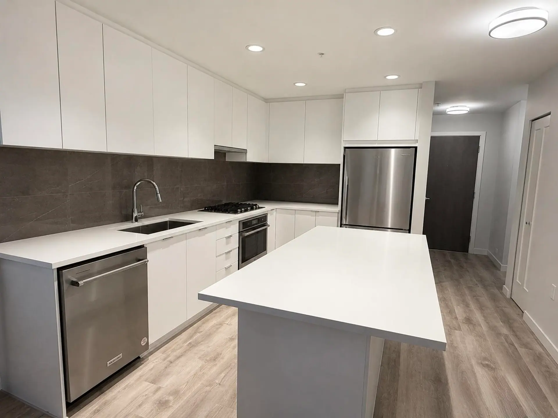 #204 615 Cottonwood Avenue - Image 4