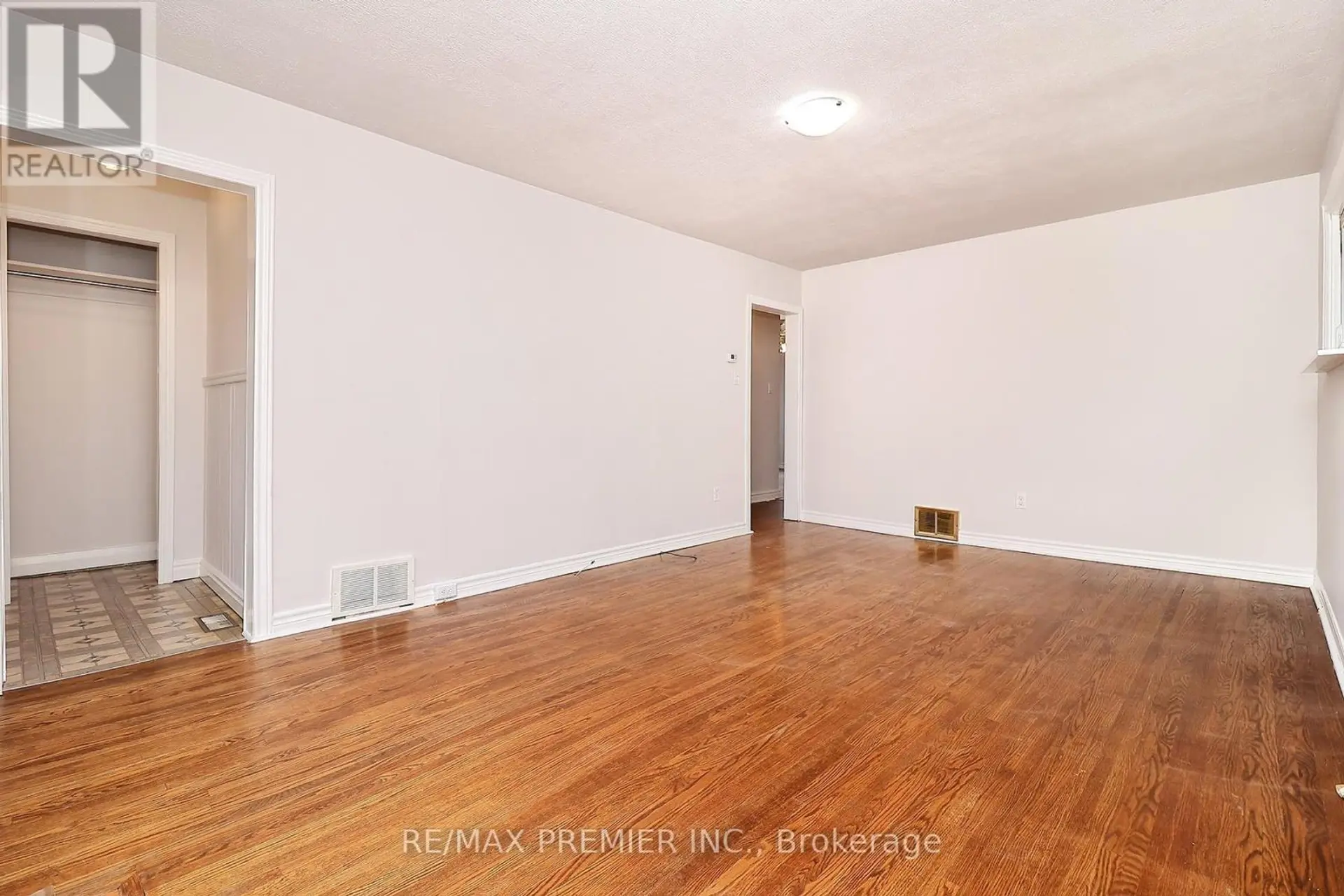 15 BONIFACE AVENUE - Image 13