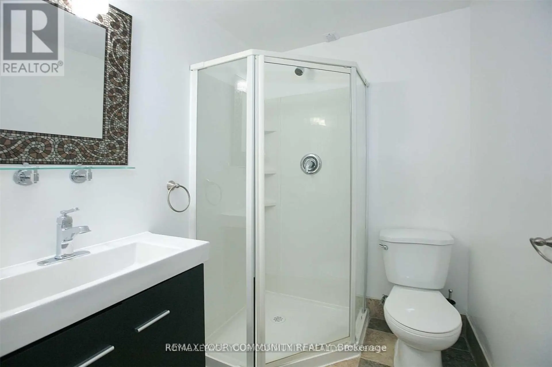 8 STANWOOD CRESCENT - Image 12