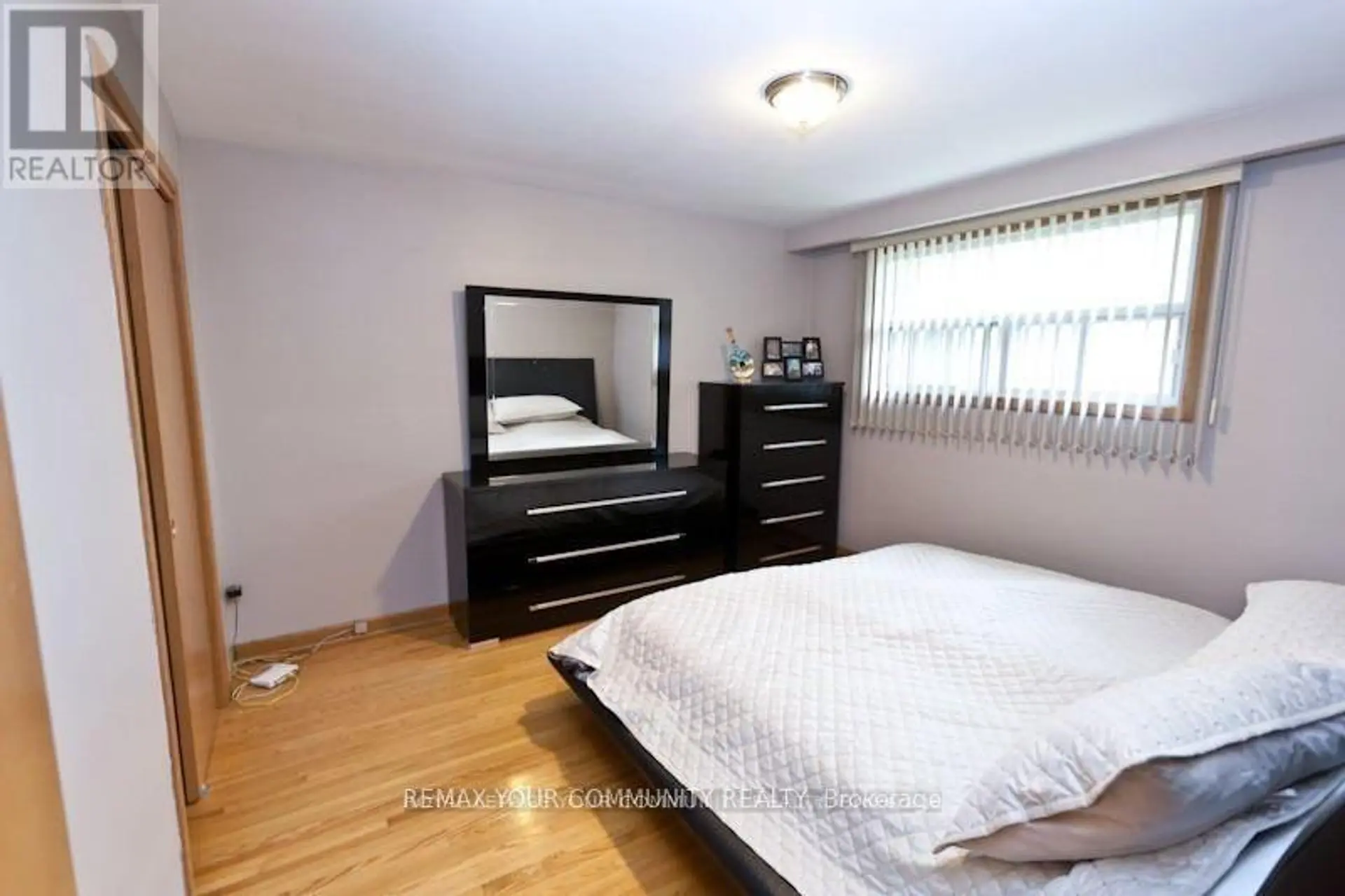 8 STANWOOD CRESCENT - Image 3