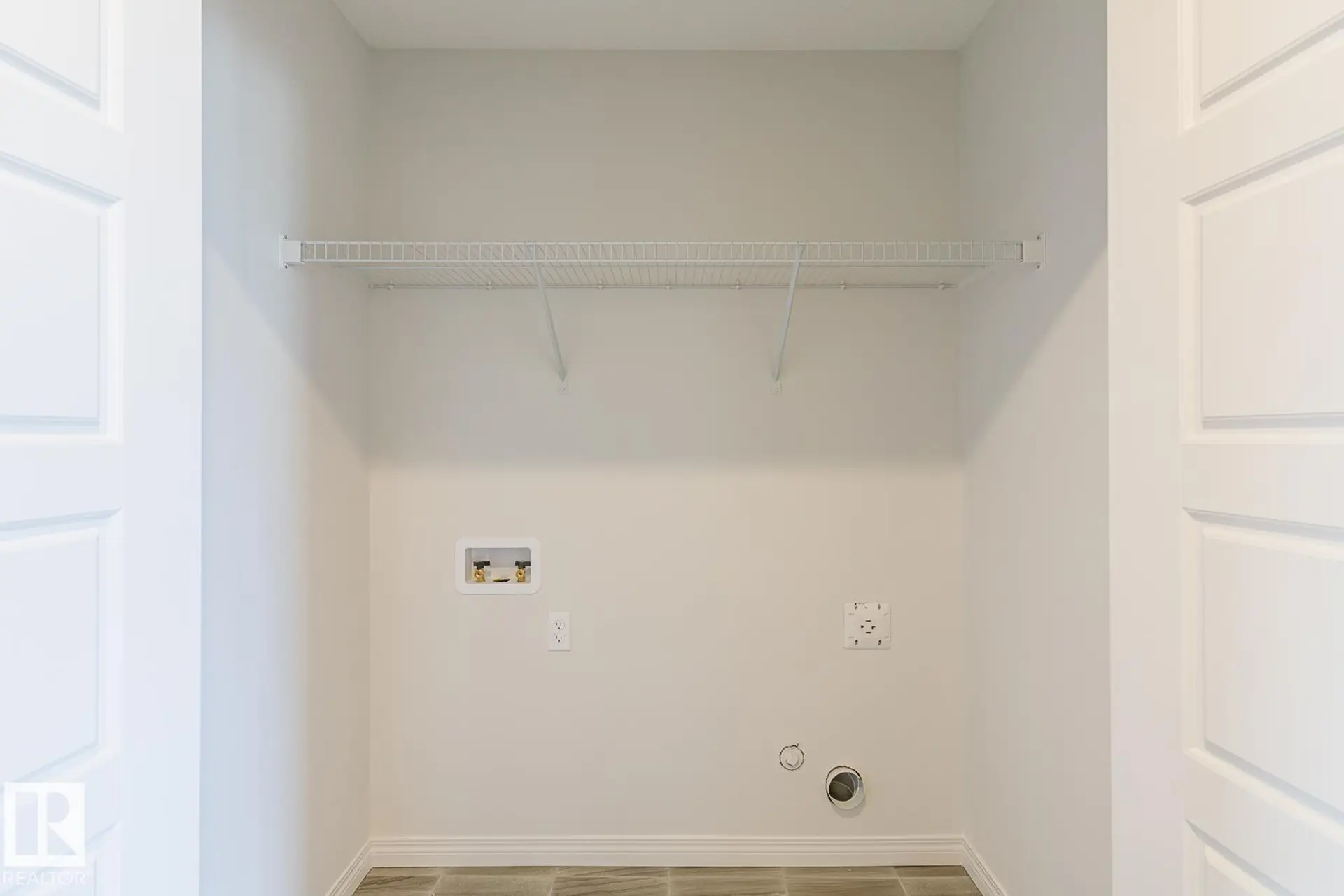 99 SILVERSTONE DR - Image 14