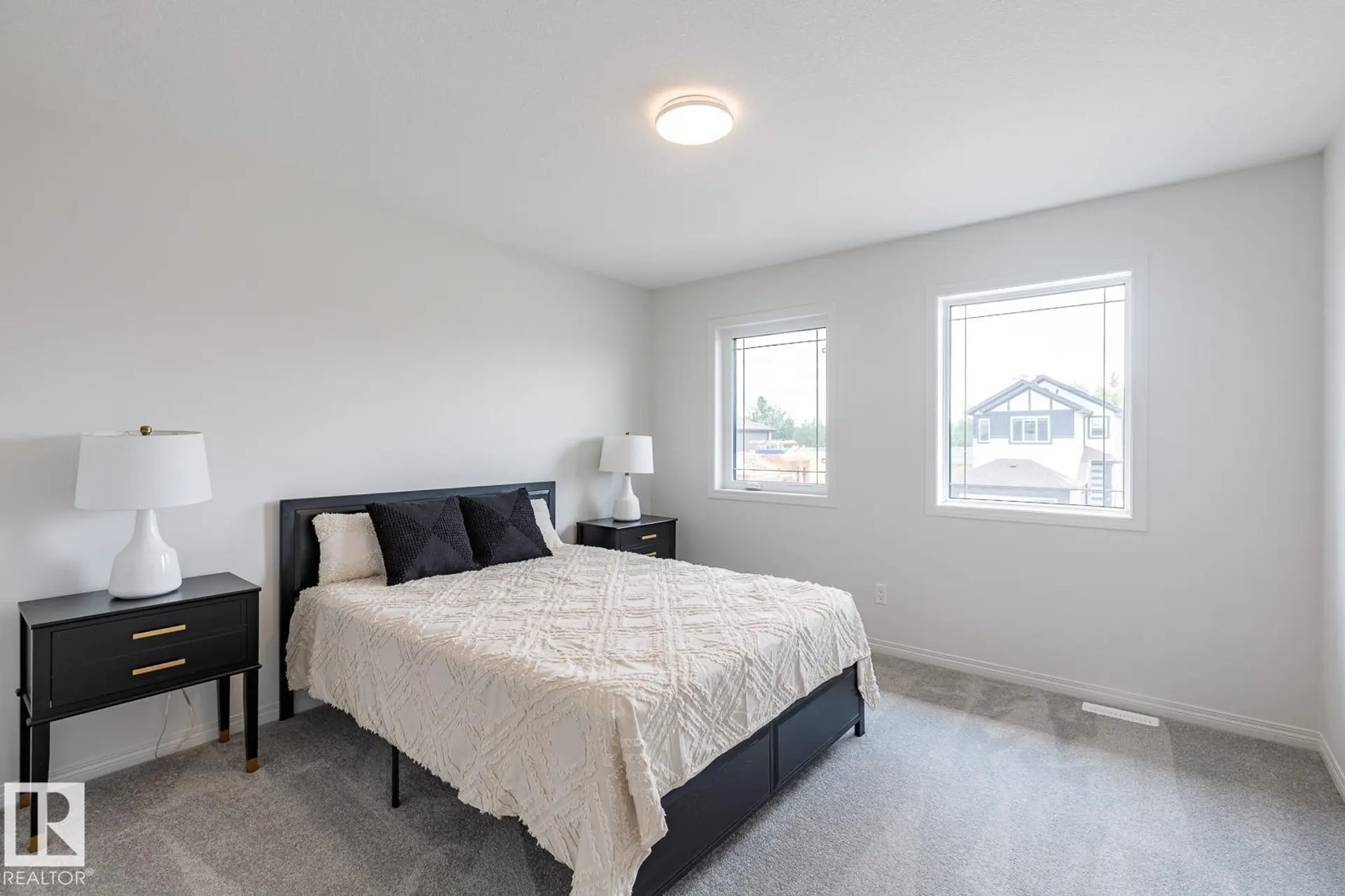 99 SILVERSTONE DR - Image 16