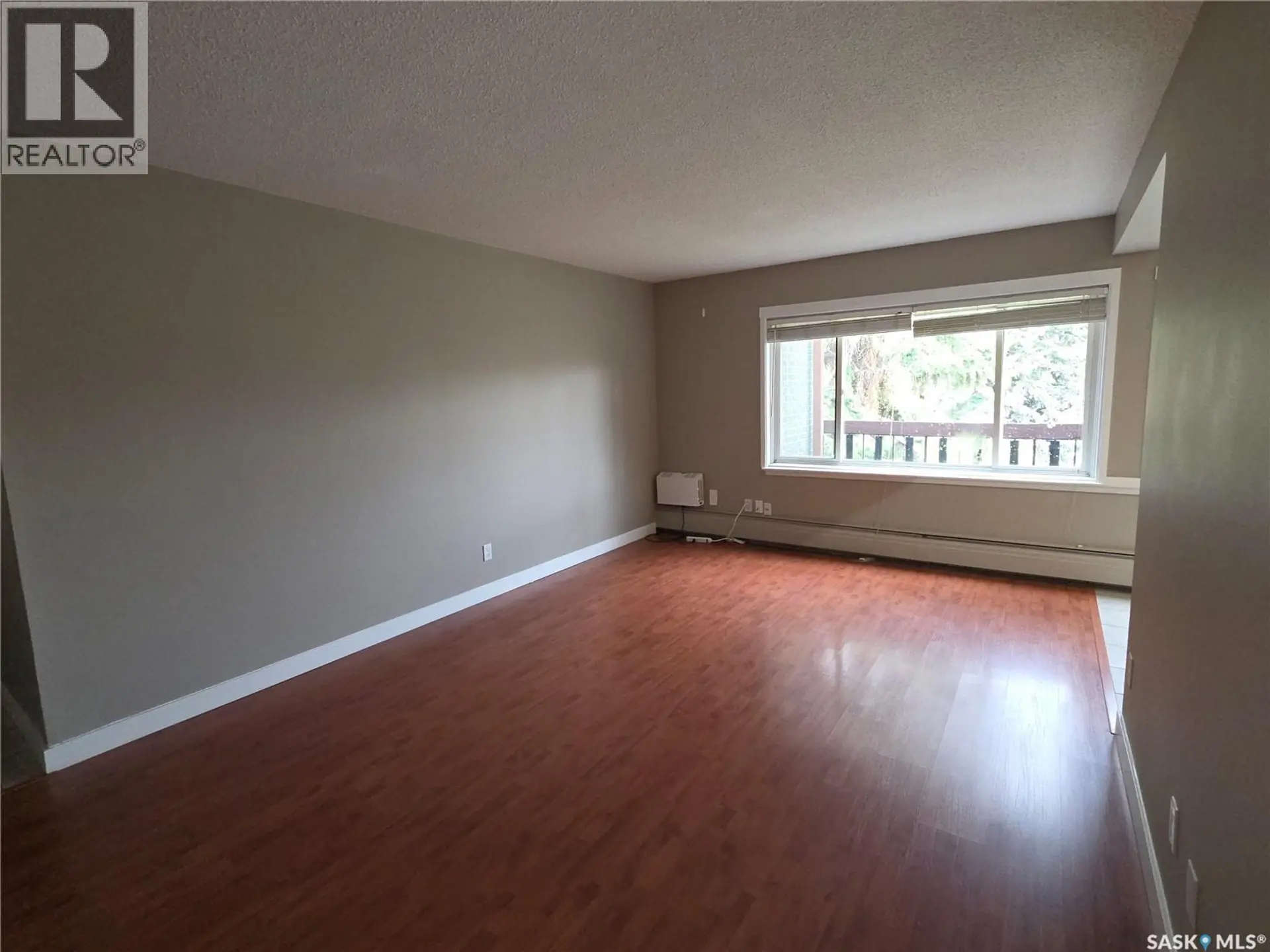 #22 208 Lindsay PLACE - Image 8