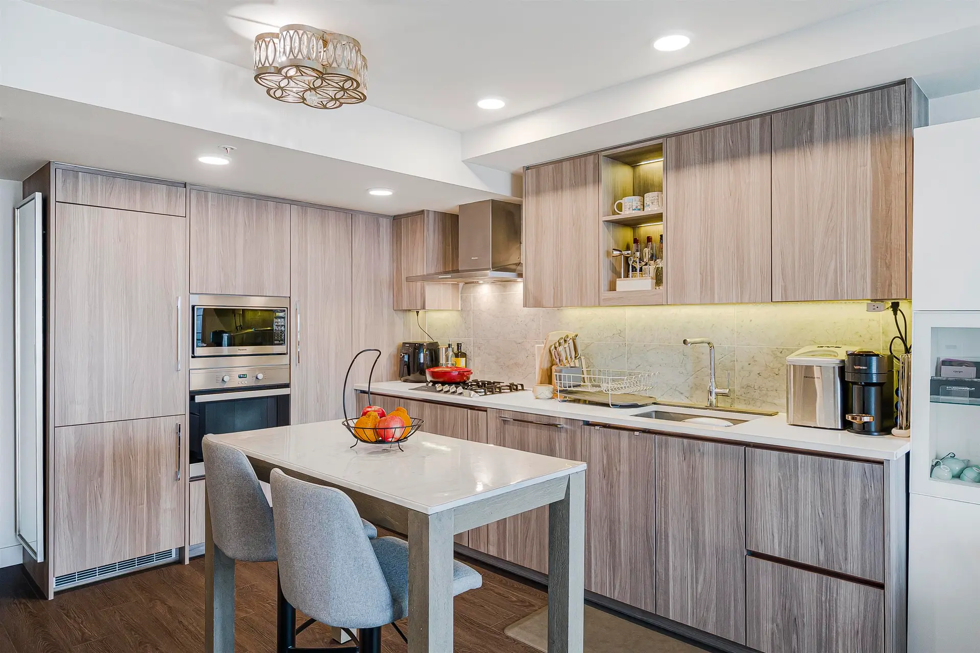 #2505 433 SW Marine Drive - Image 3