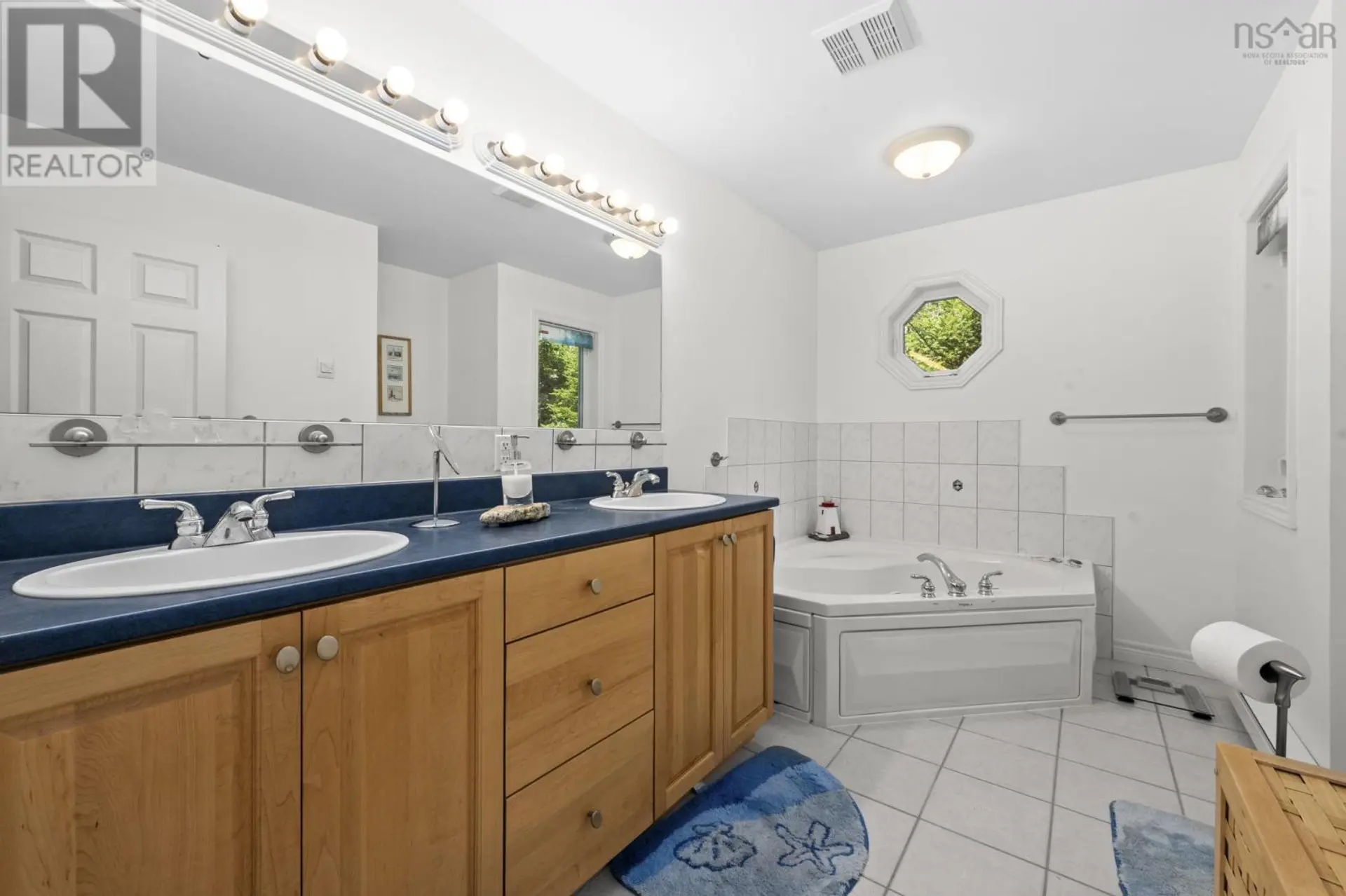 821 Shad Point Parkway - Image 10
