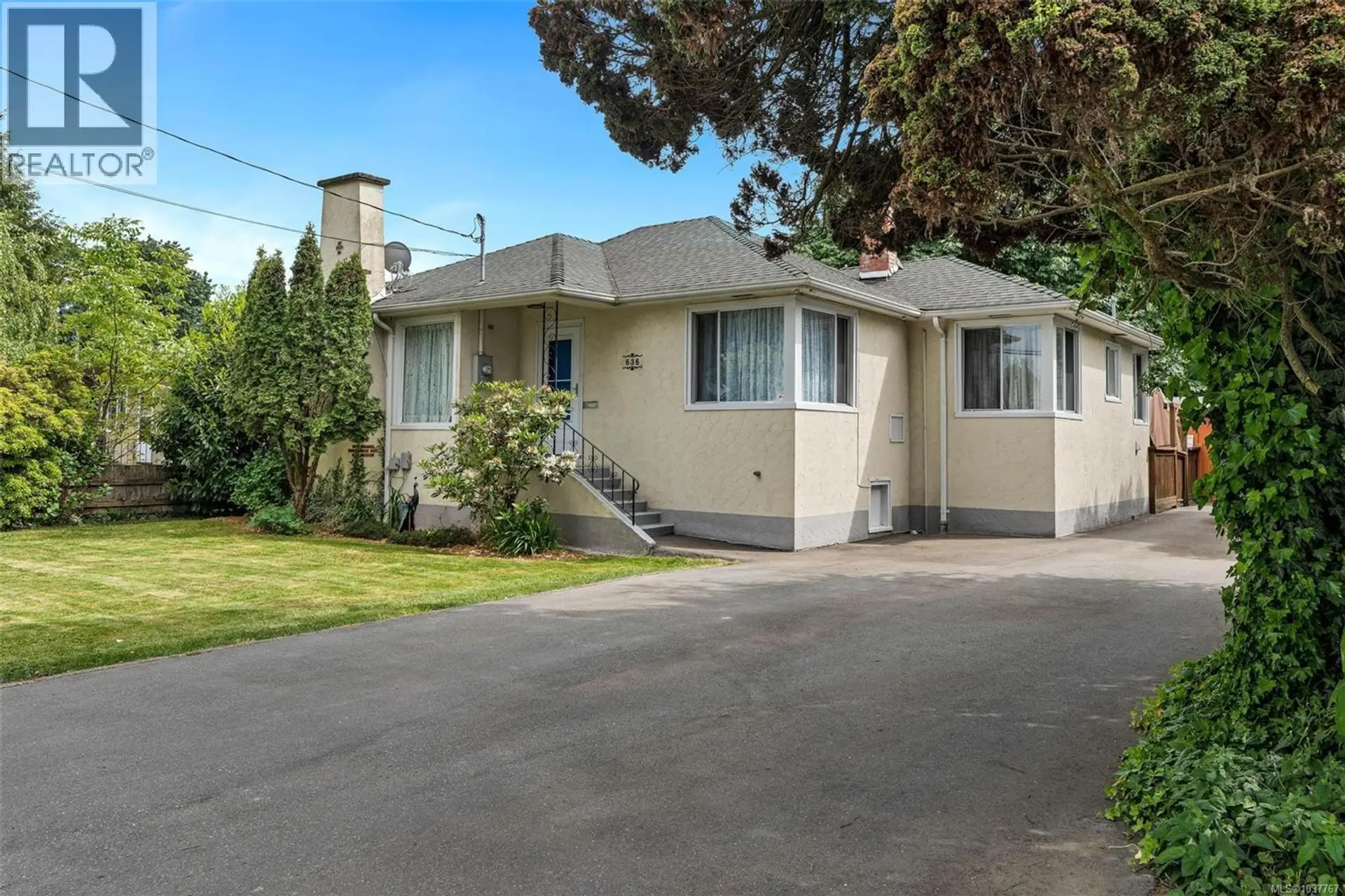 Property at 636 Coronation Ave, Duncan, BC