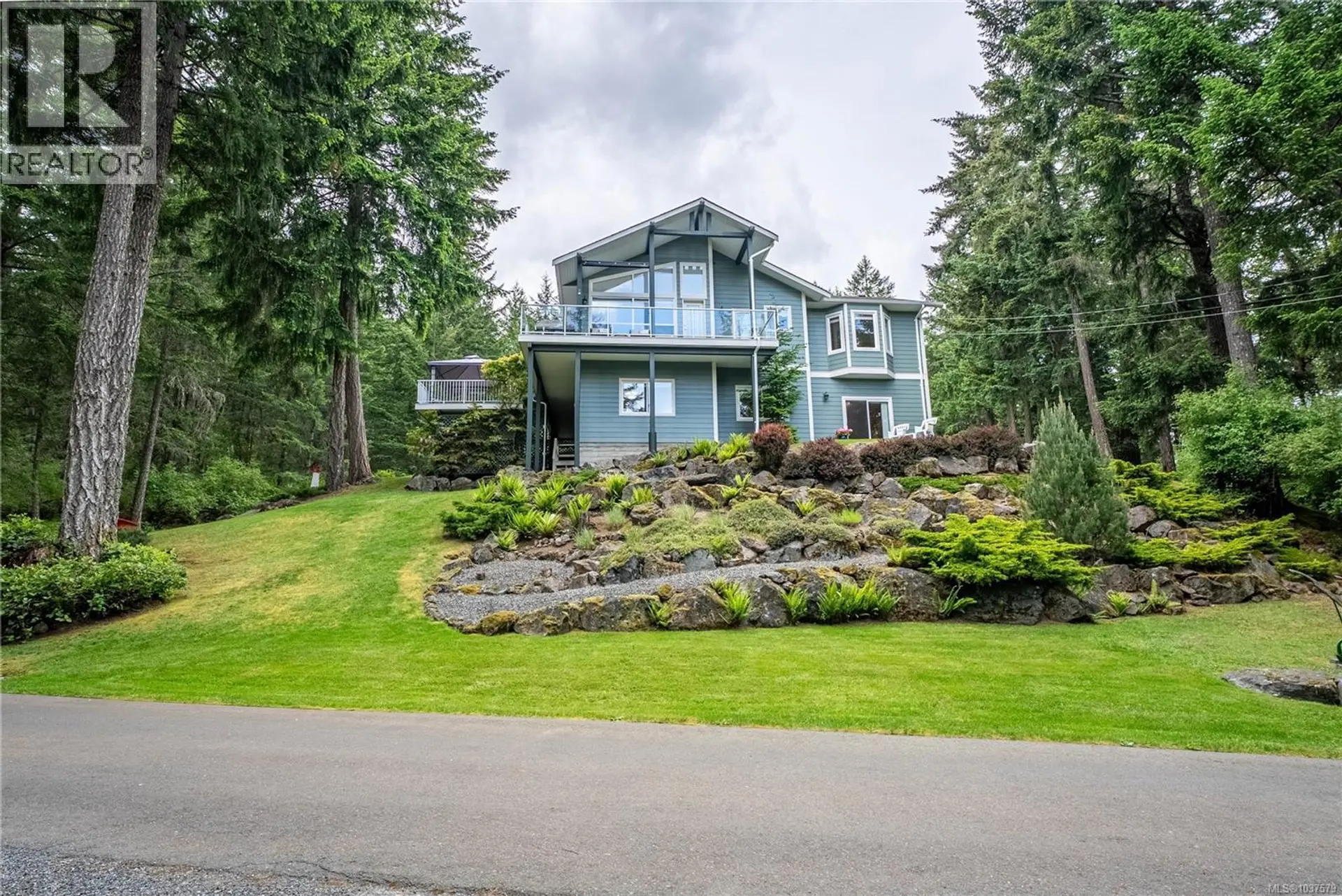 Property at 601 Highlands Park Terr, Highlands, BC