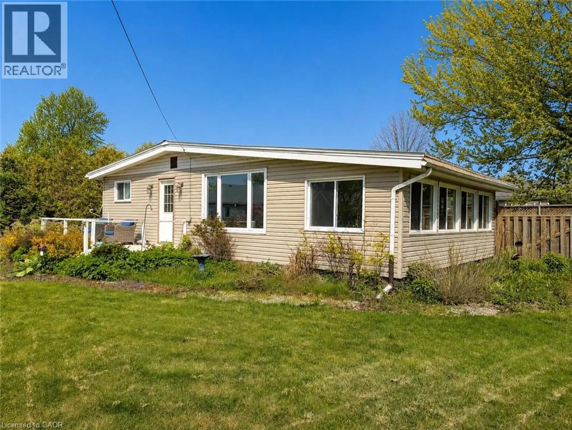 18 KENNETH Avenue - Image 1