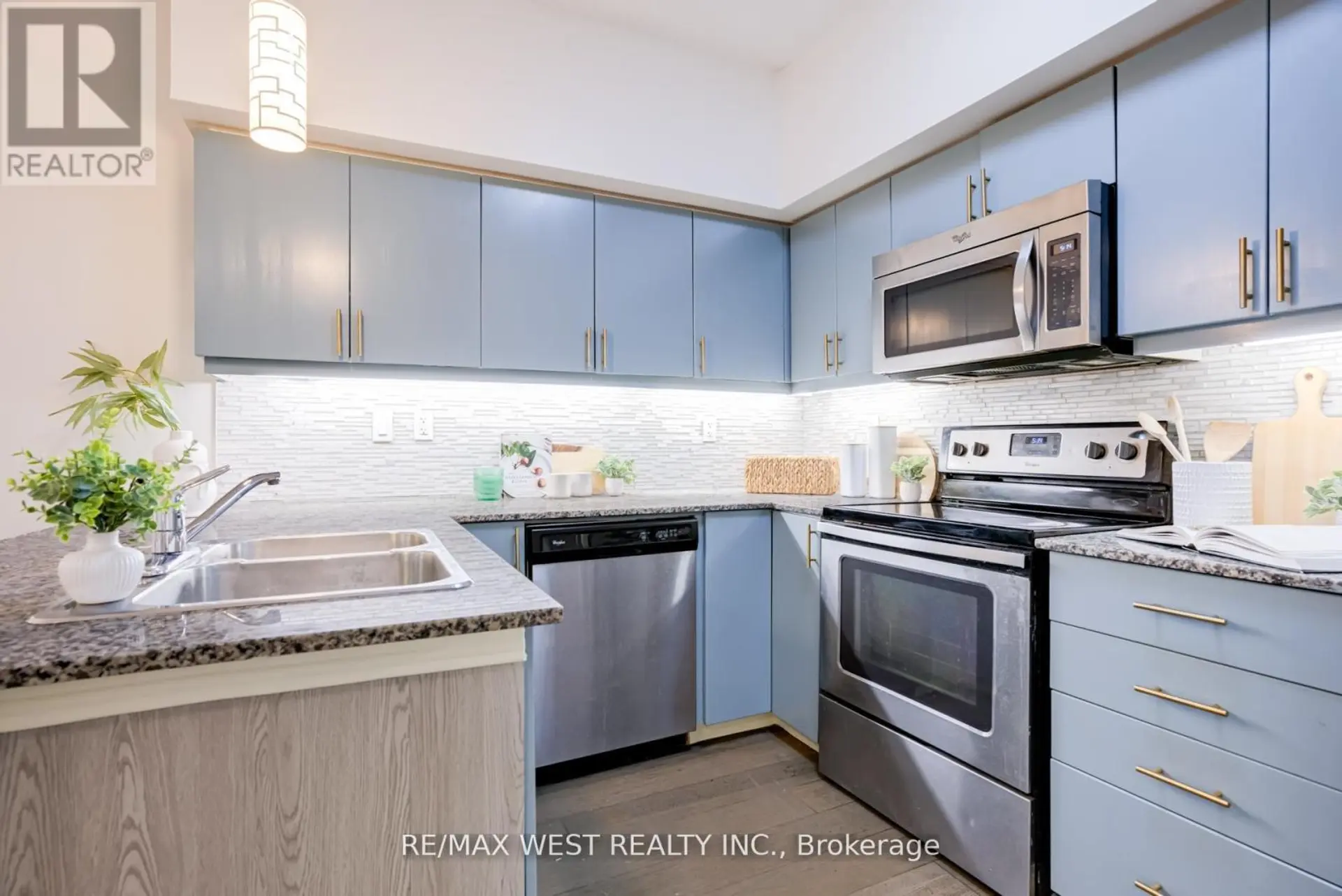 #101 45 SOUSA MENDES STREET - Image 6
