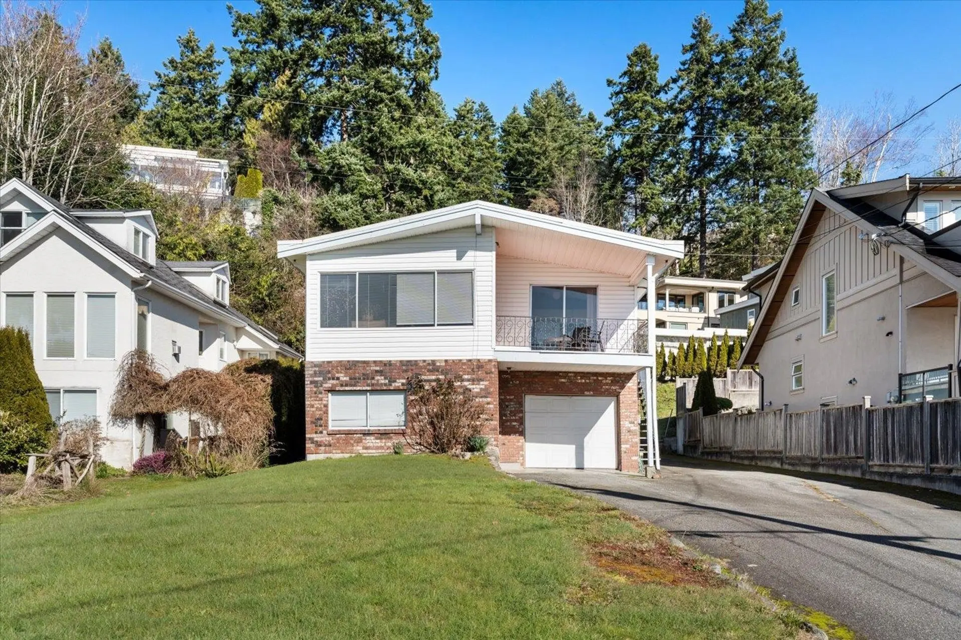 Property at 14667 W Beach Avenue, White Rock, BC