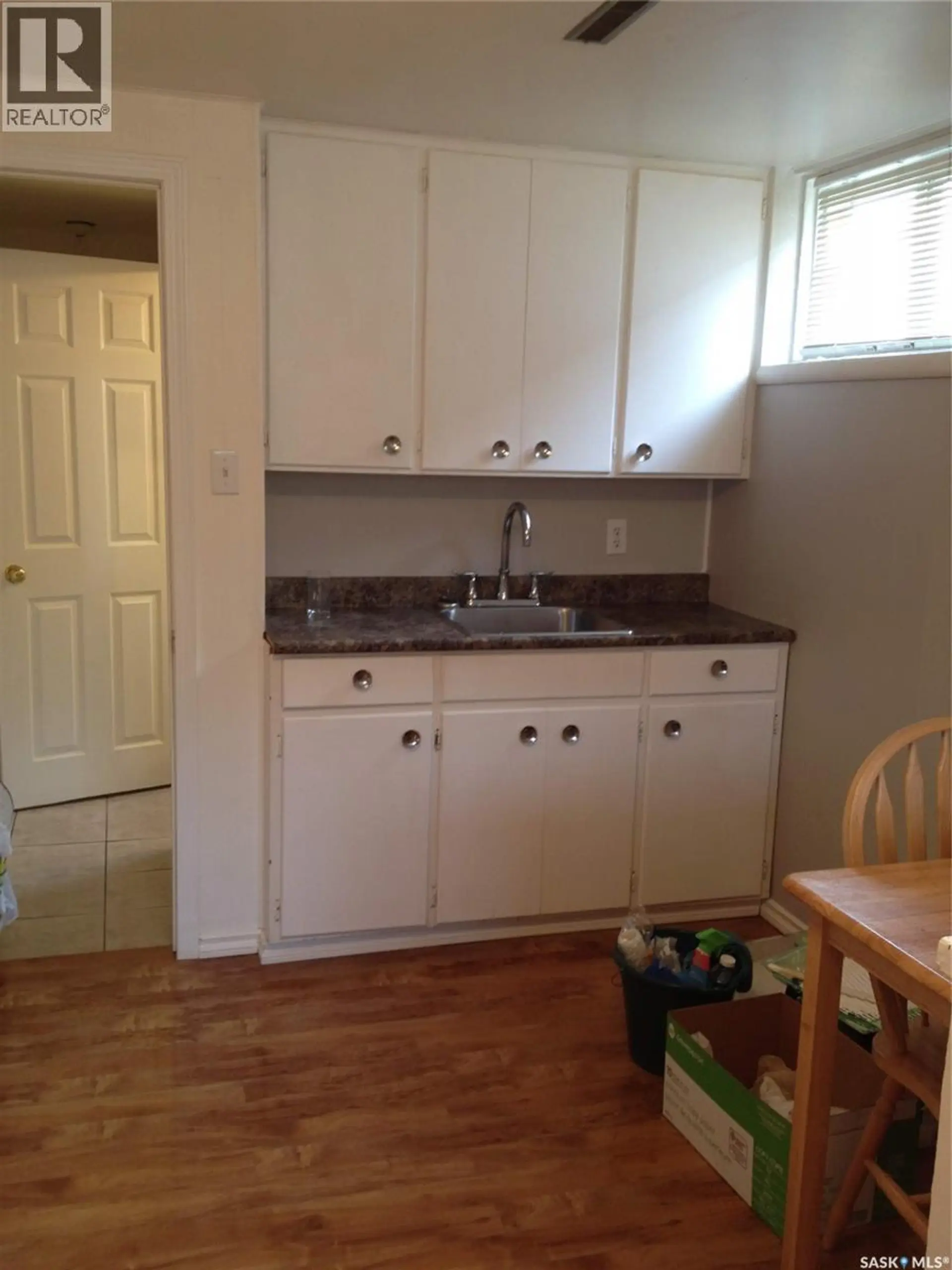 209 8th STREET E - Image 9