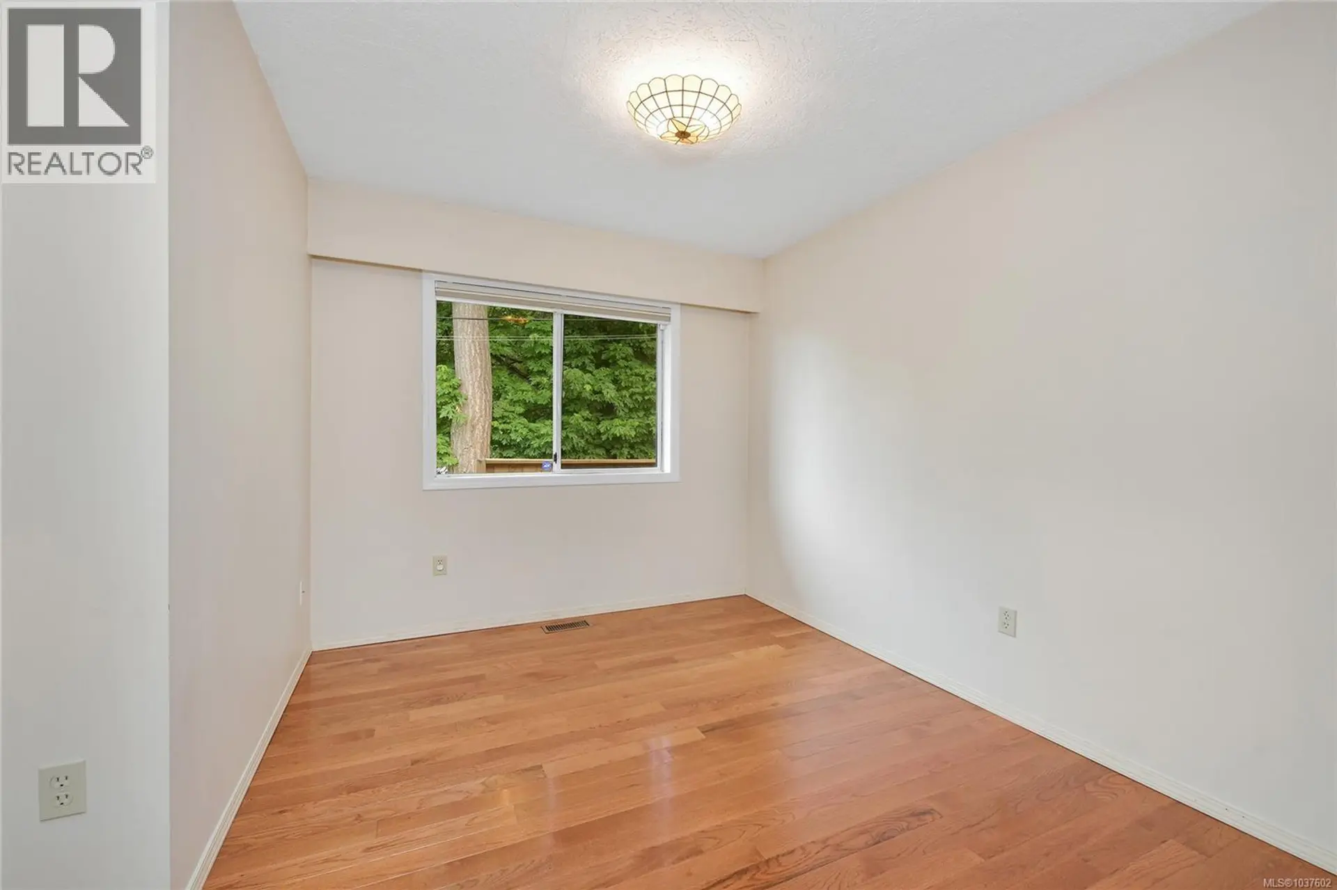 968 Greig Ave - Image 10