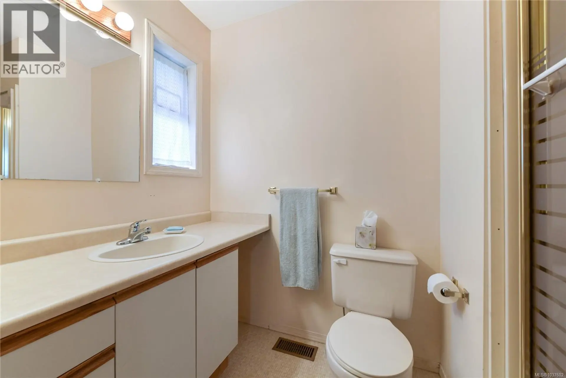 968 Greig Ave - Image 12