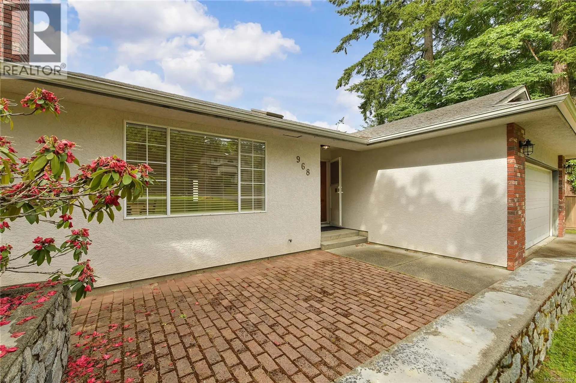 968 Greig Ave - Image 14