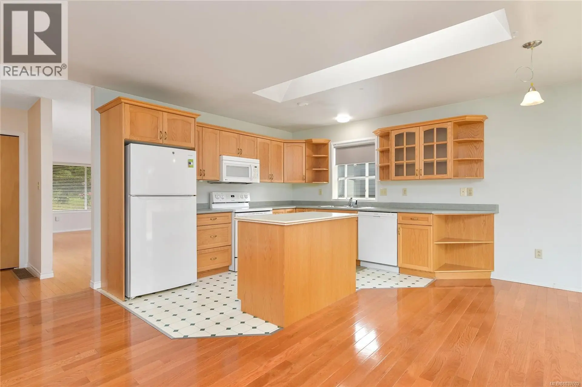 968 Greig Ave - Image 5