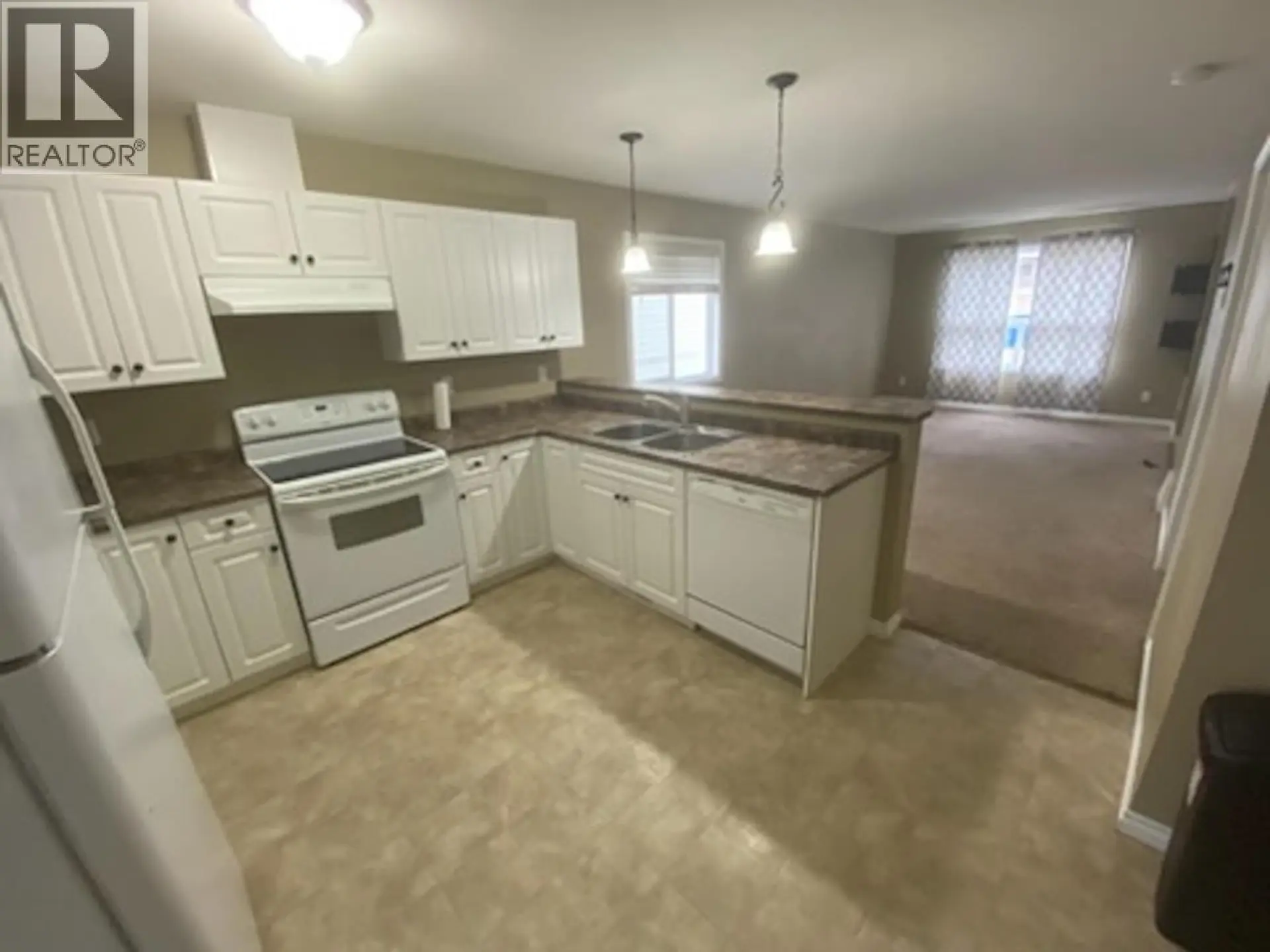 10249 102 AVENUE - Image 3