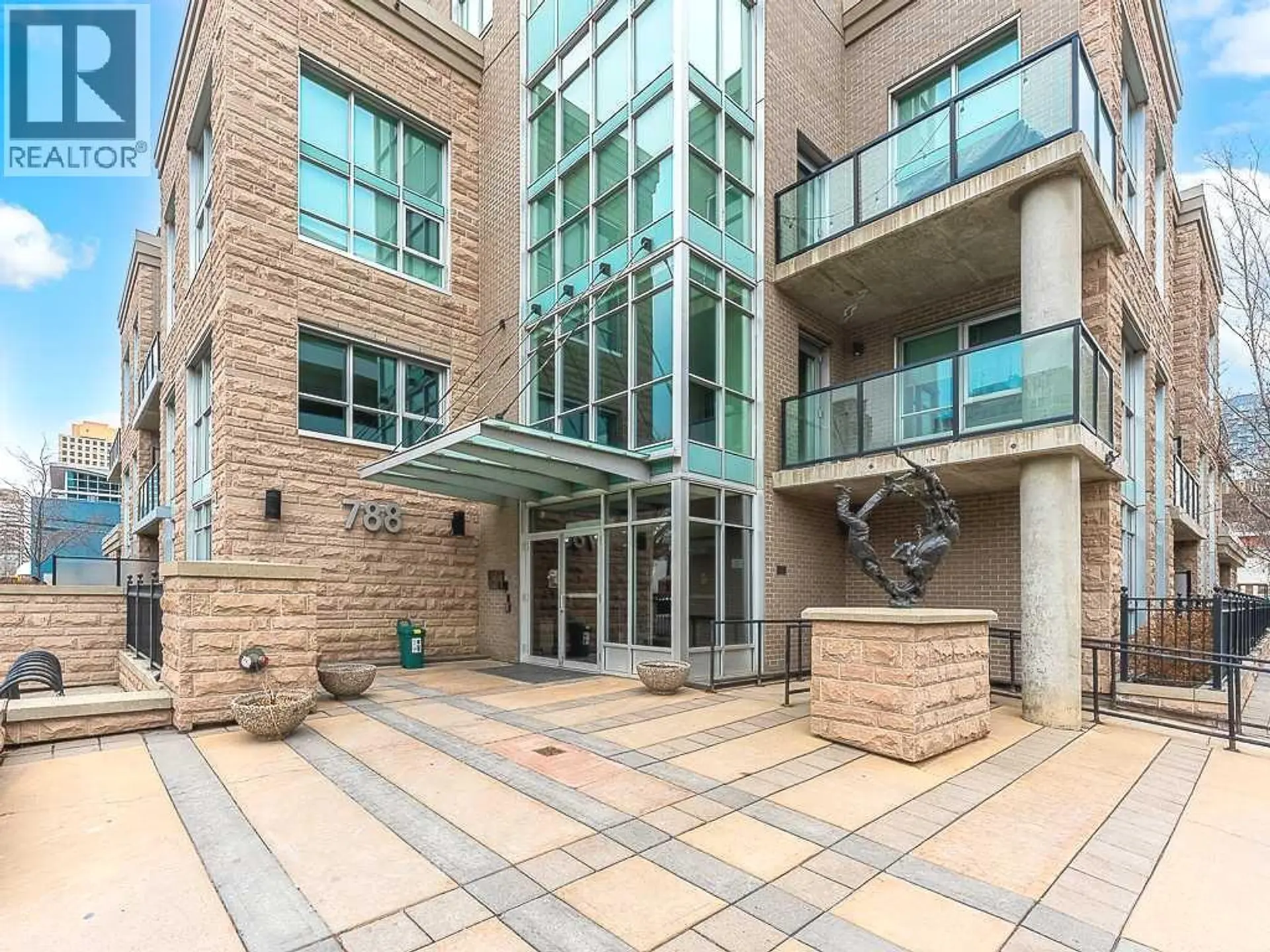 #202 788 12 Avenue SW - Image 2