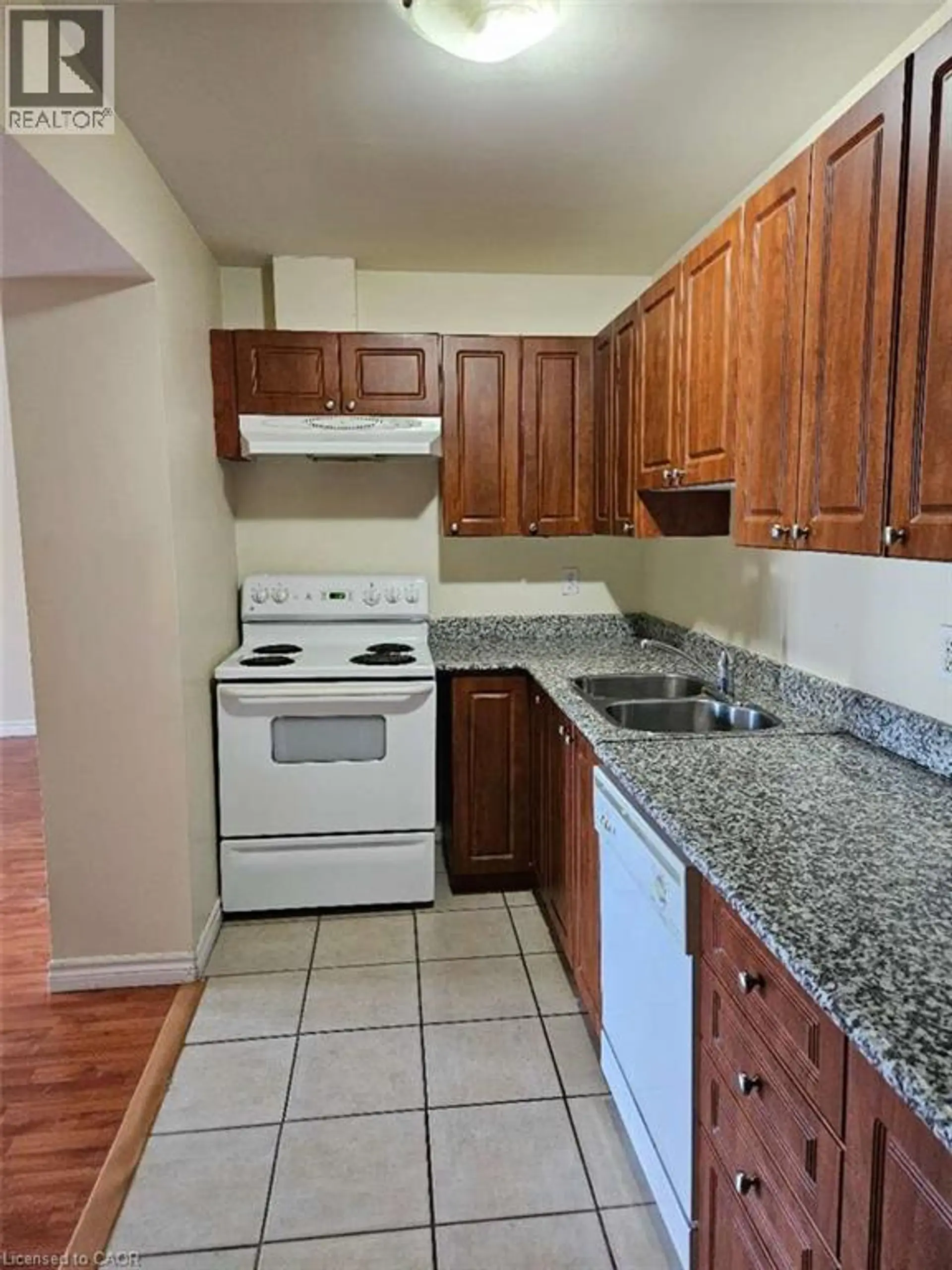 #409 135 JAMES Street S - Image 5