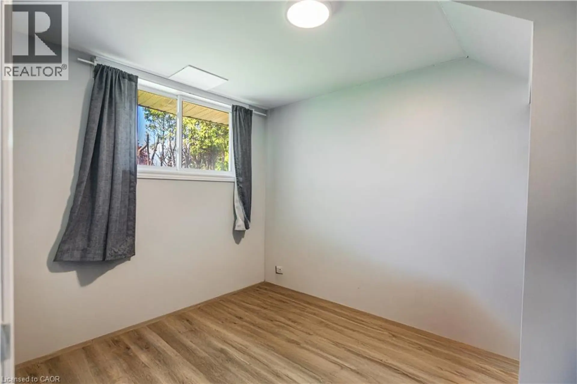 100 LAURIS Avenue - Image 17