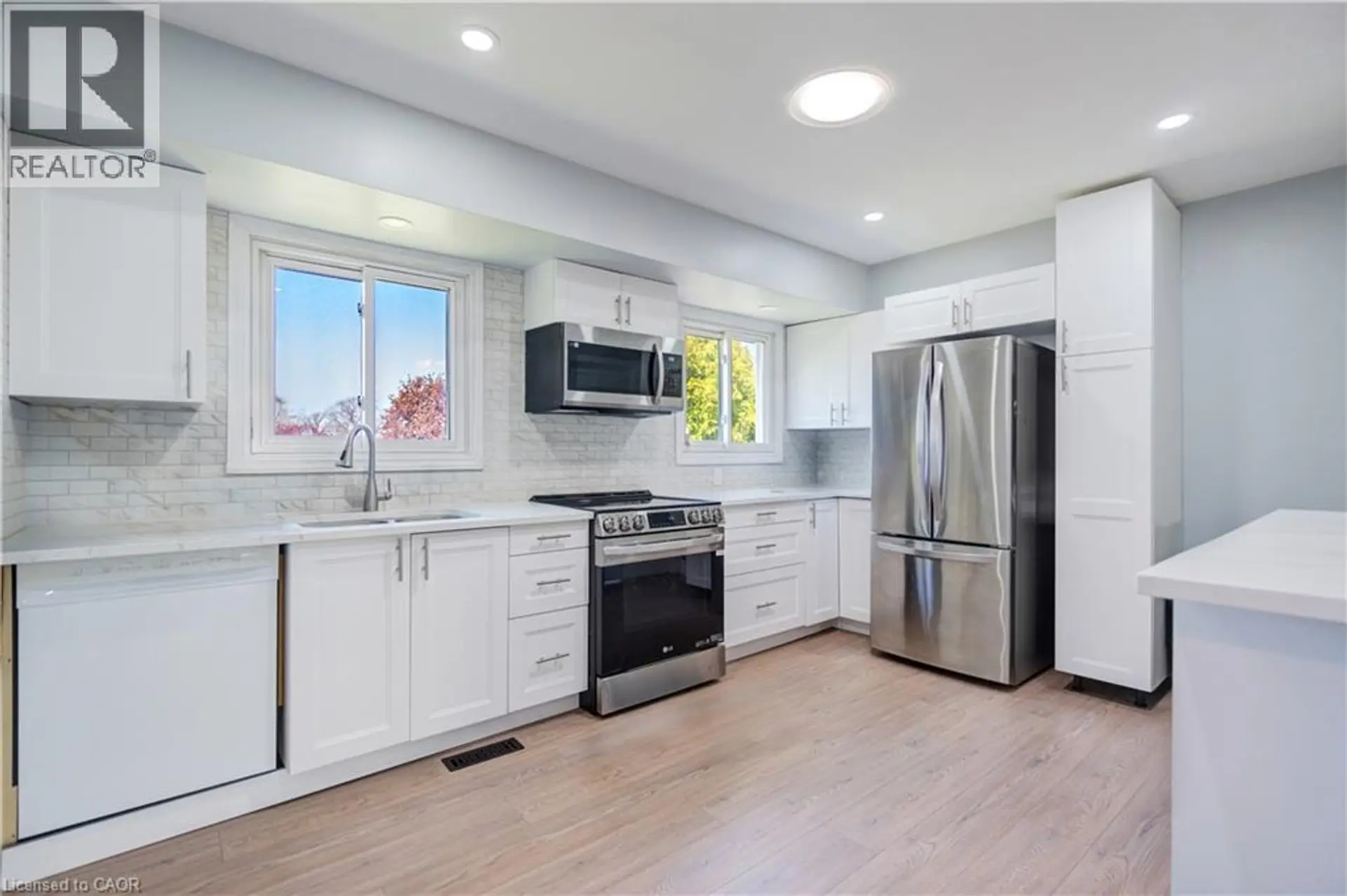 100 LAURIS Avenue - Image 4