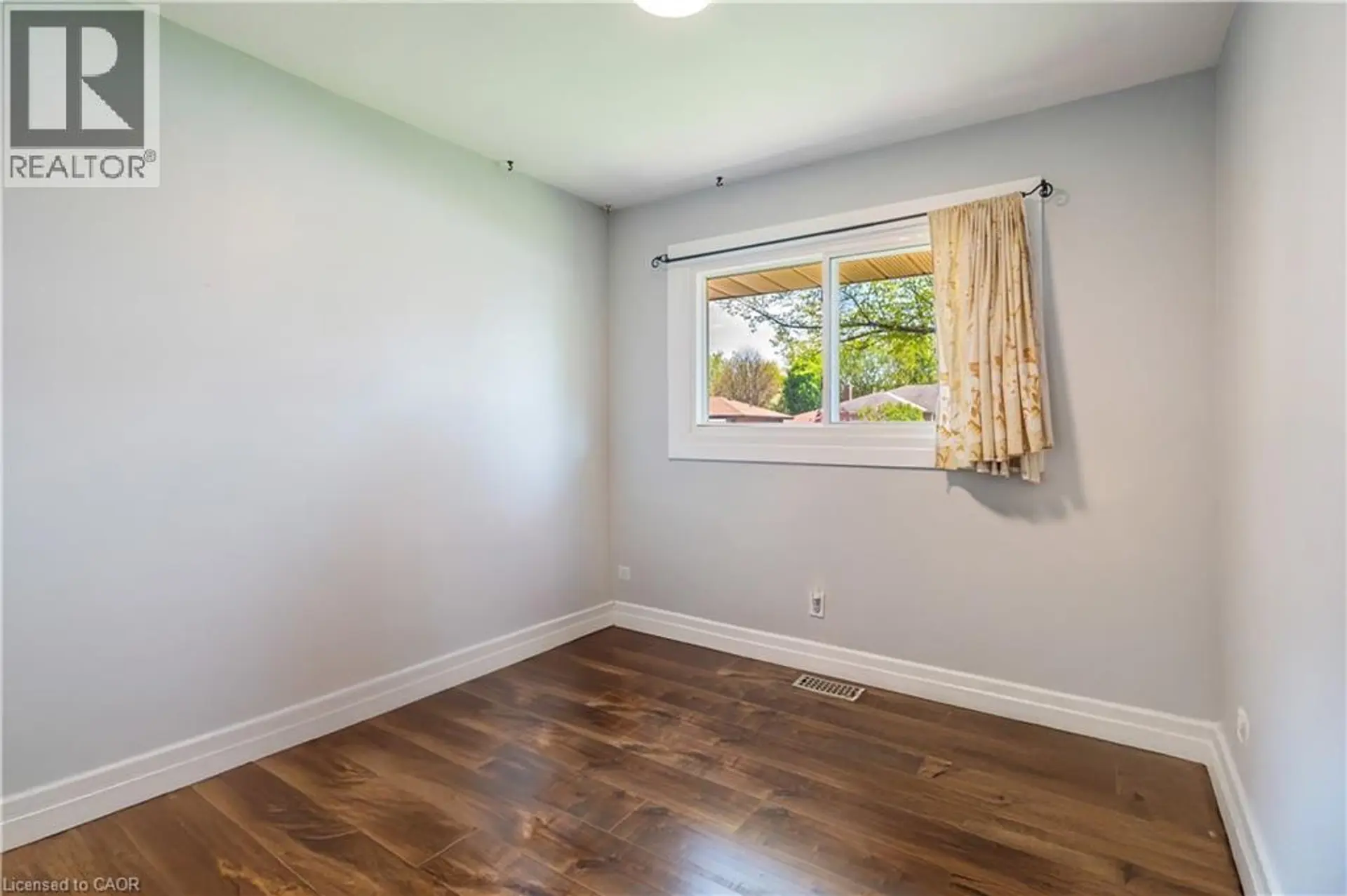 100 LAURIS Avenue - Image 11