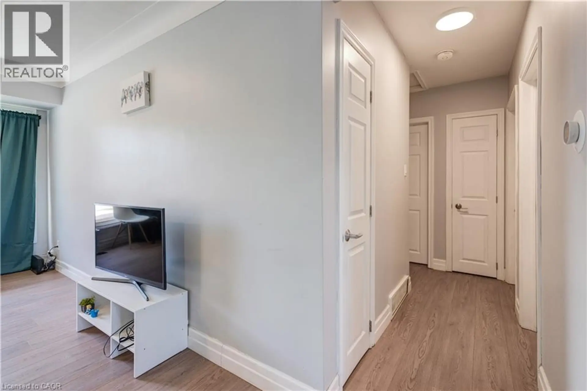 100 LAURIS Avenue - Image 12