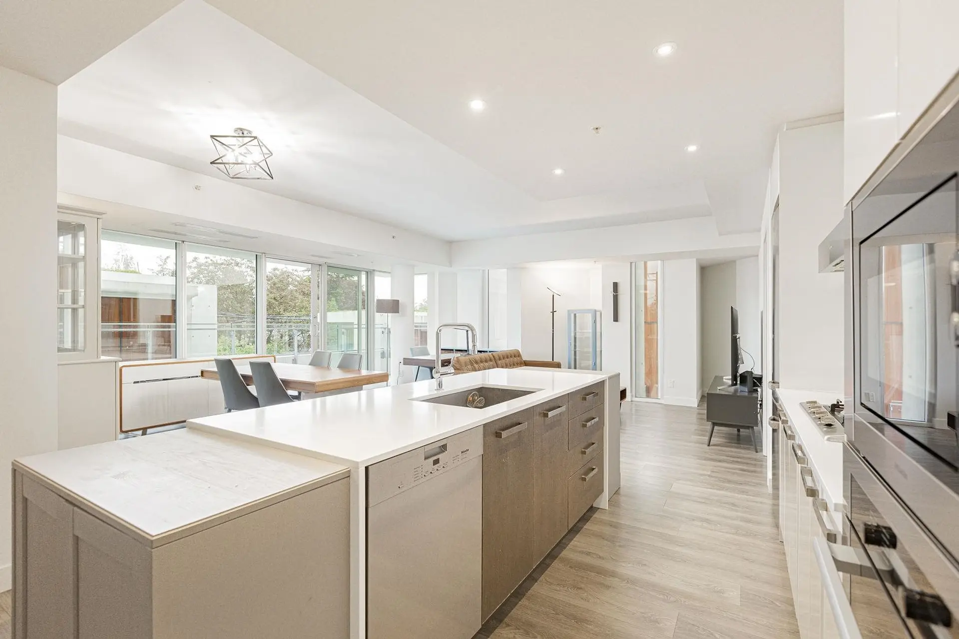 #202 5688 Willow Street - Image 6