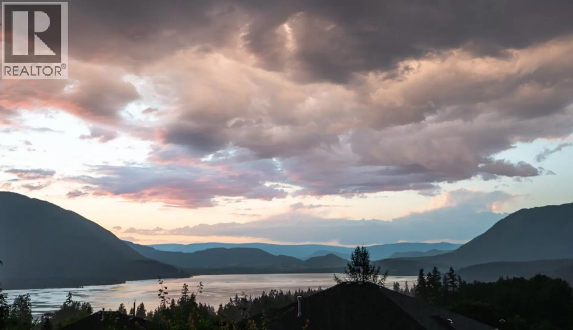 Property at 2121 3 Avenue SE, Salmon Arm, BC