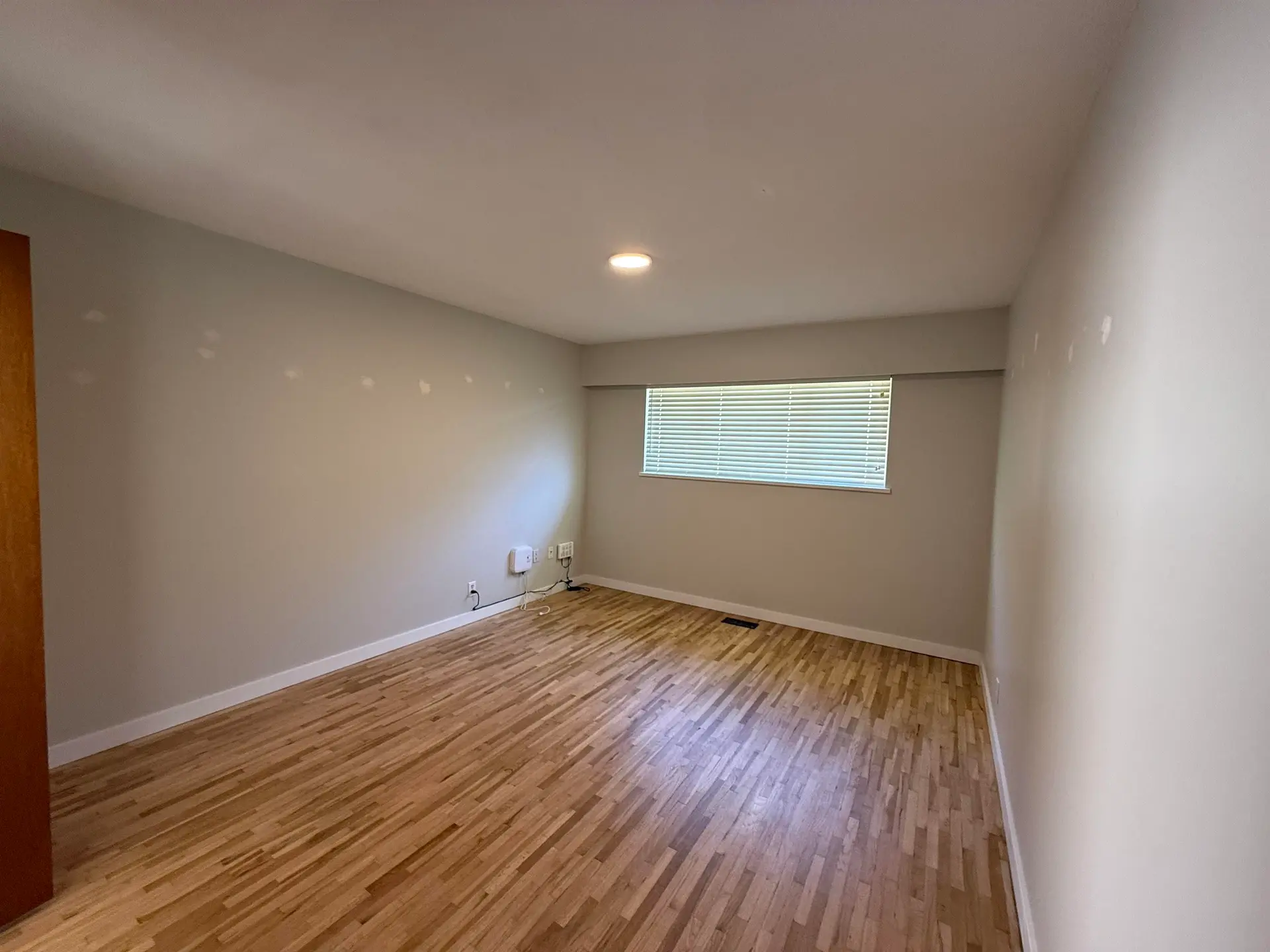 3466 E 2nd Avenue - Image 6