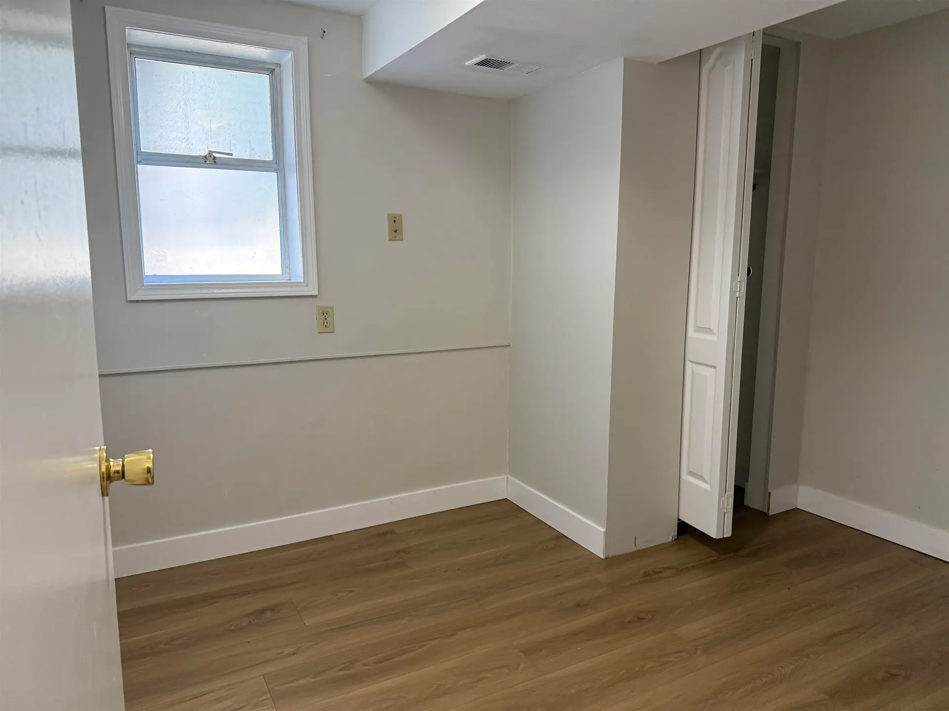 3466 E 2nd Avenue - Image 13