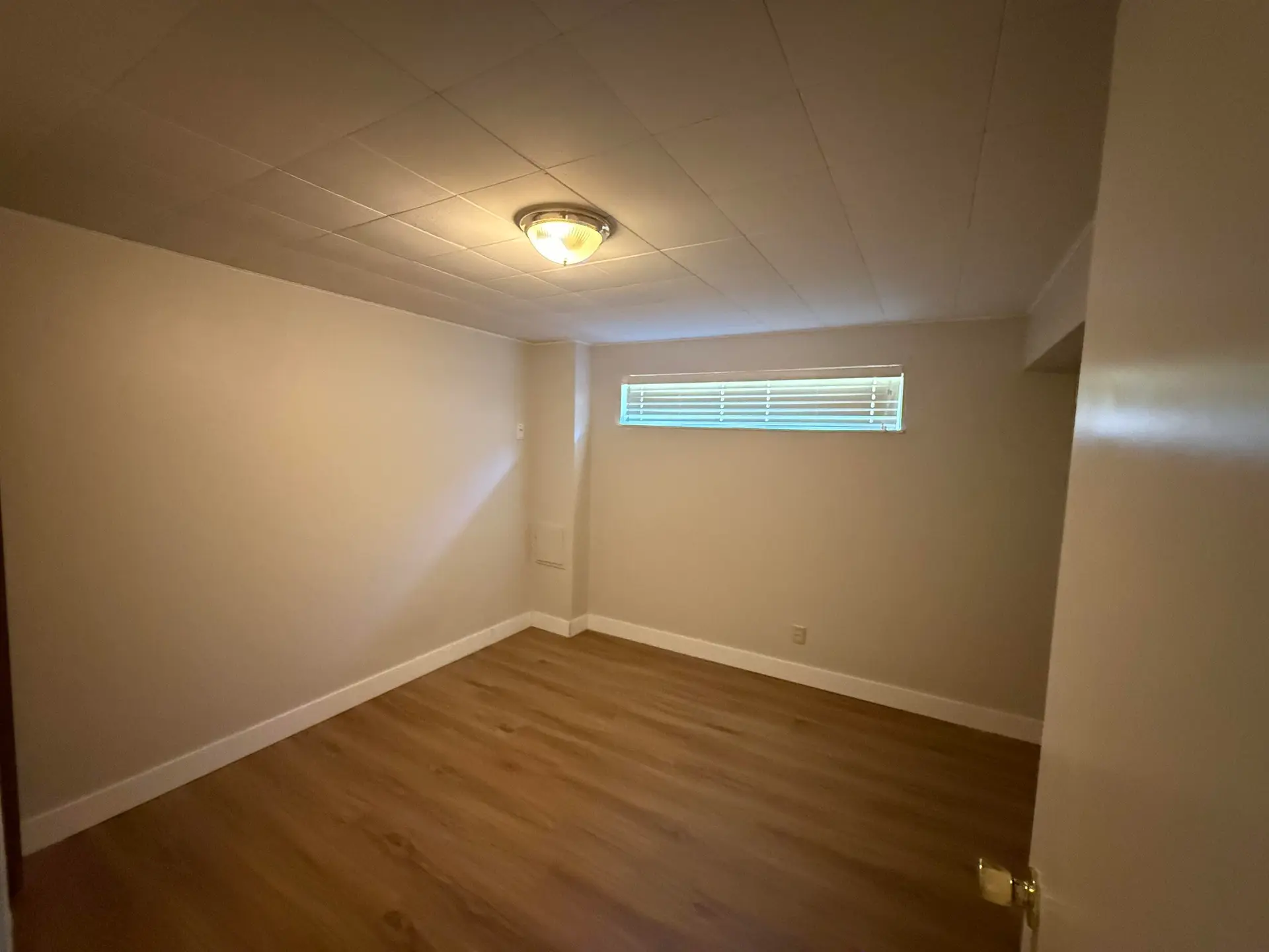 3466 E 2nd Avenue - Image 10