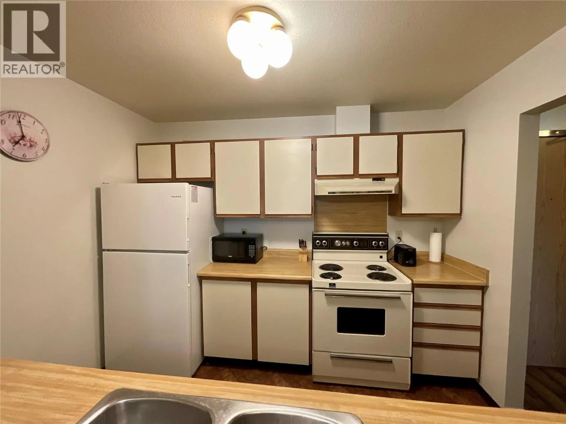 #315 108 Spruce Avenue - Image 4