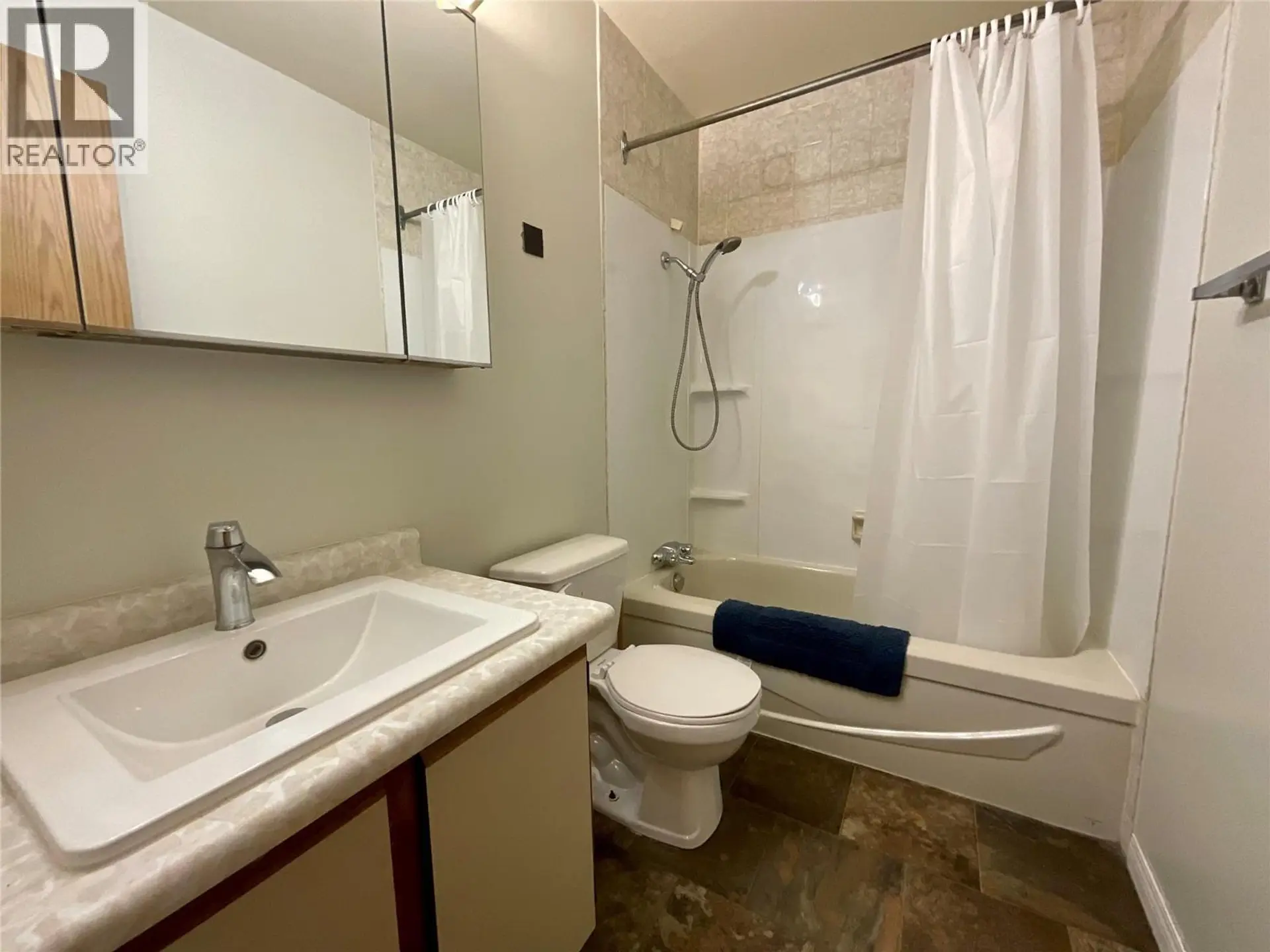 #315 108 Spruce Avenue - Image 12