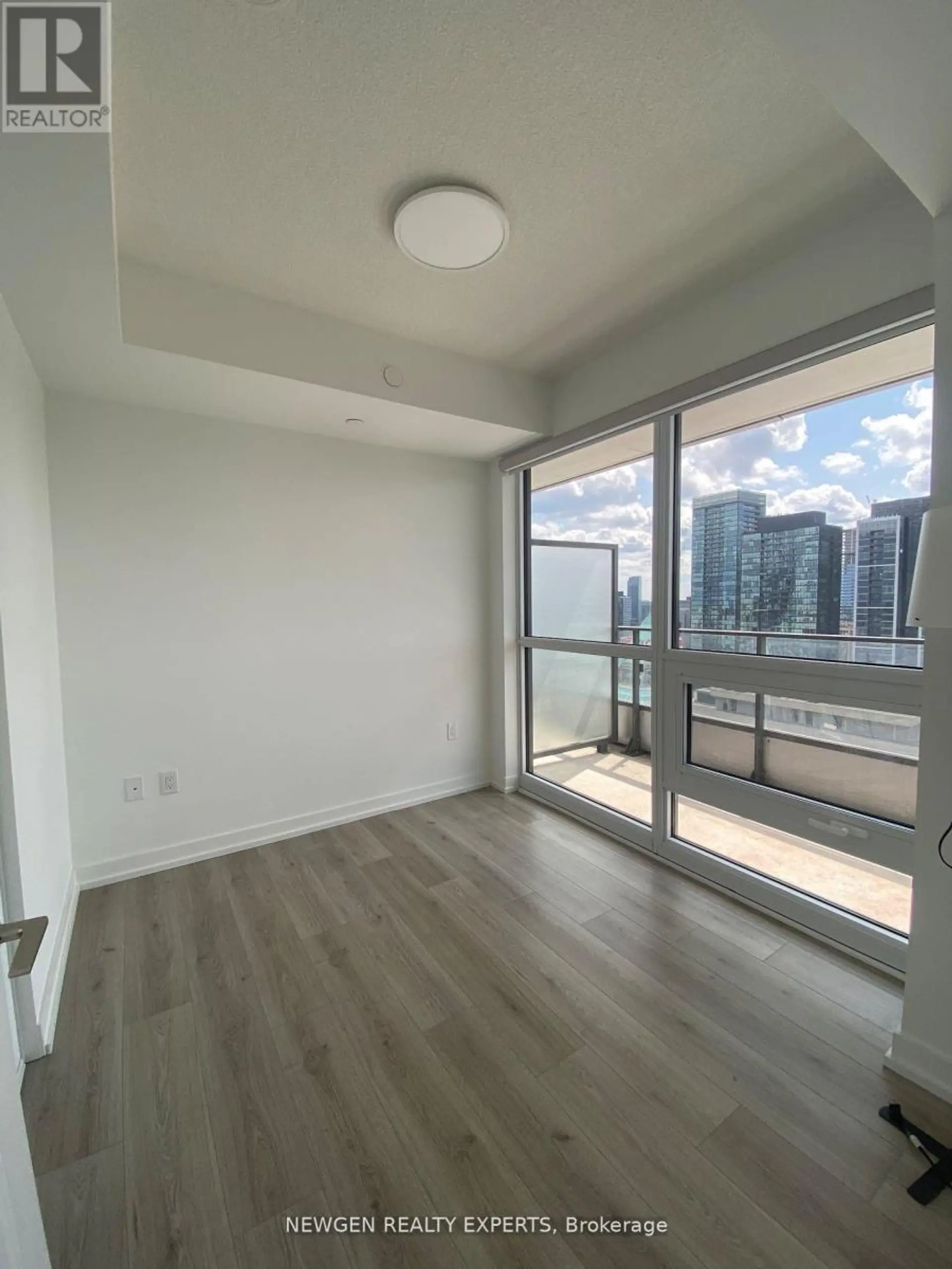 #3004 395 BLOOR STREET E - Image 4
