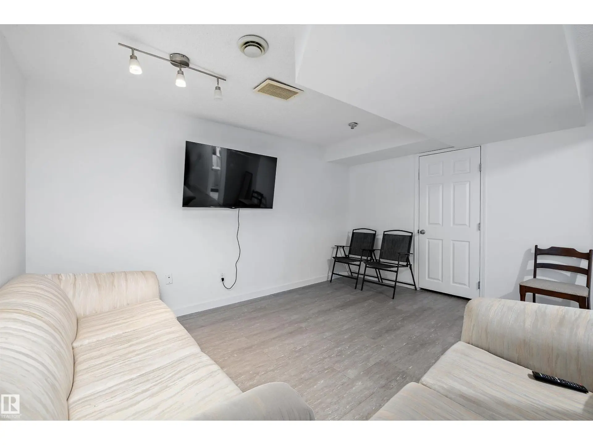 16304 43 ST NW - Image 14