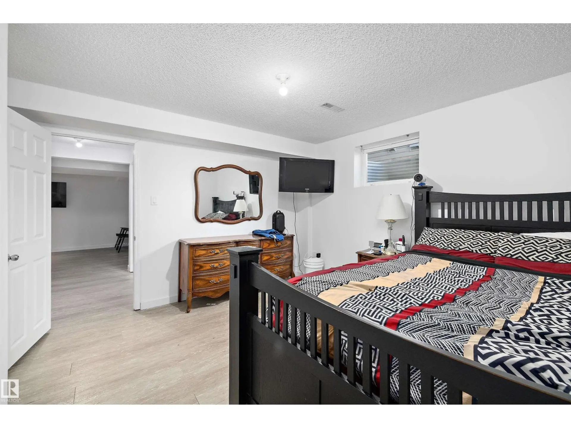 16304 43 ST NW - Image 16