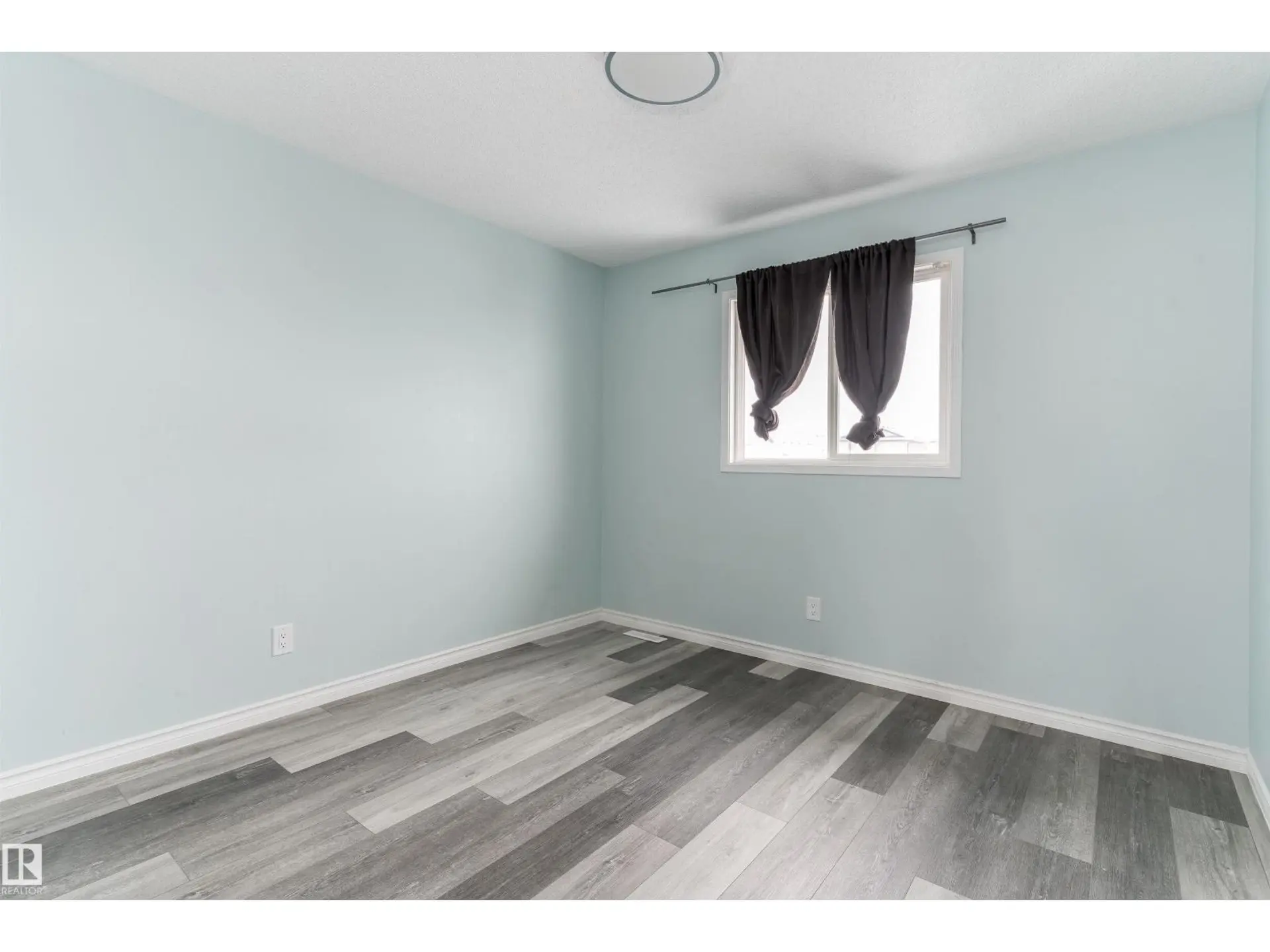 16304 43 ST NW - Image 11