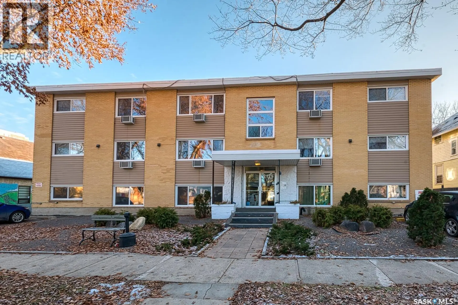 #11 2121 Rae STREET - Image 13